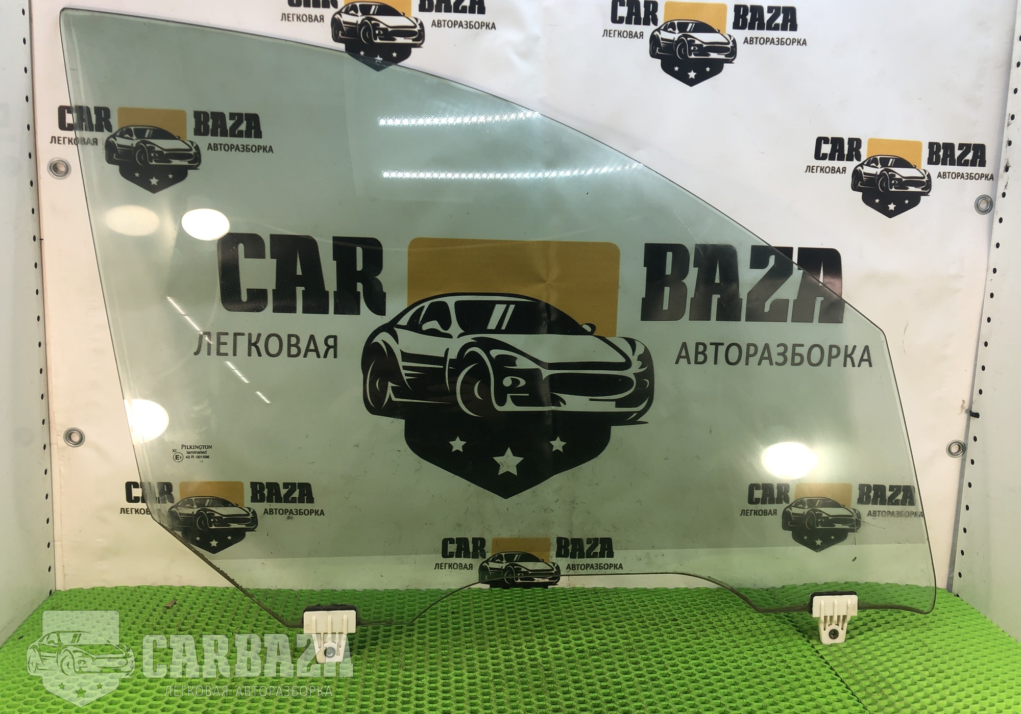 803001DR0A Стекло двери переднее правое