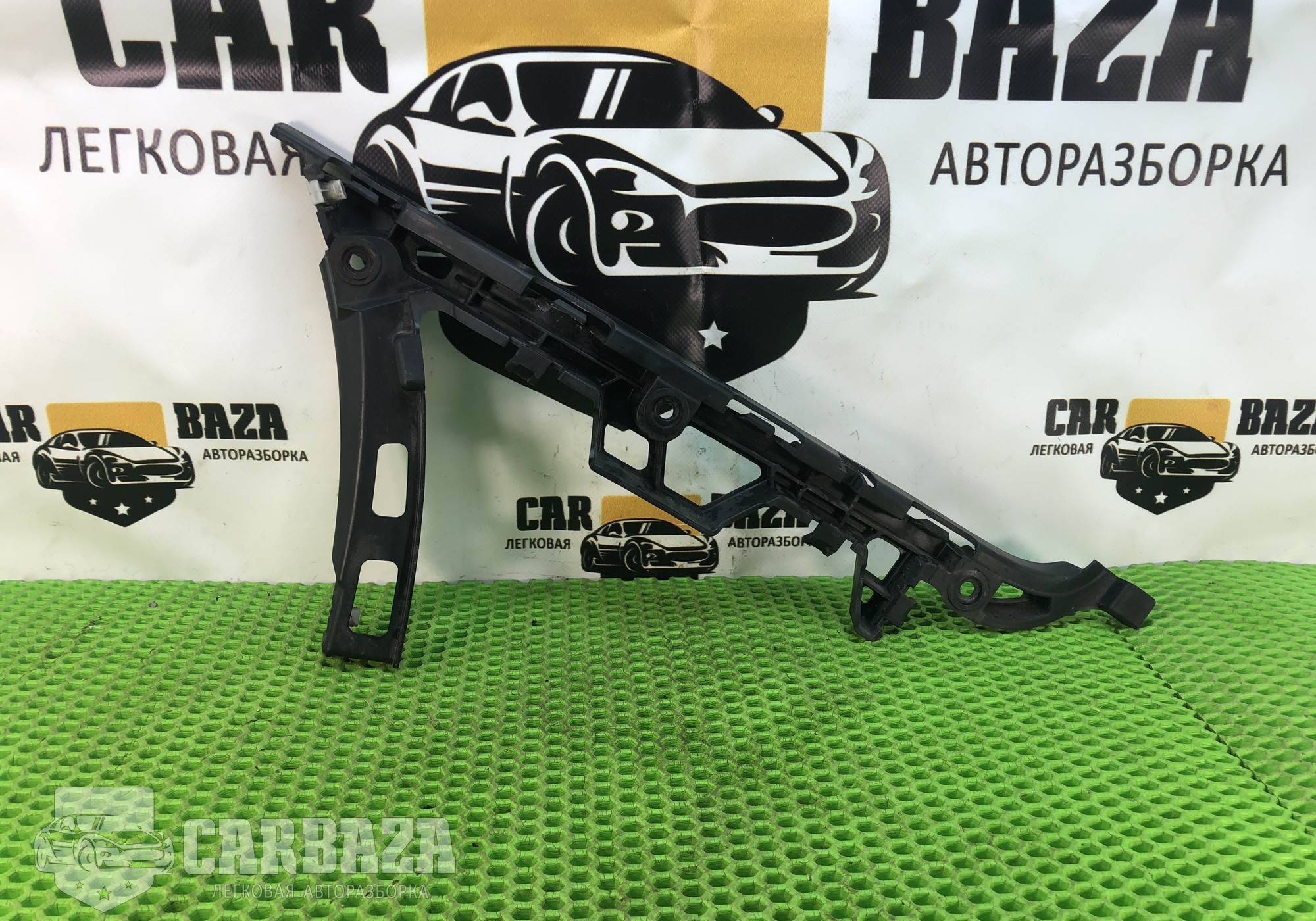 DQN000061 Направляющая заднего бампера правая для Land Rover Range Rover Sport I (с 2005 по 2013)