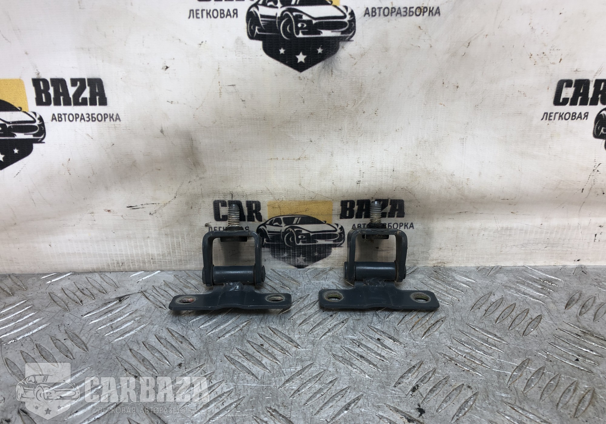 MR304435 Петли крышки багажника (комплект) CU для Mitsubishi Outlander I (с 2002 по 2008)