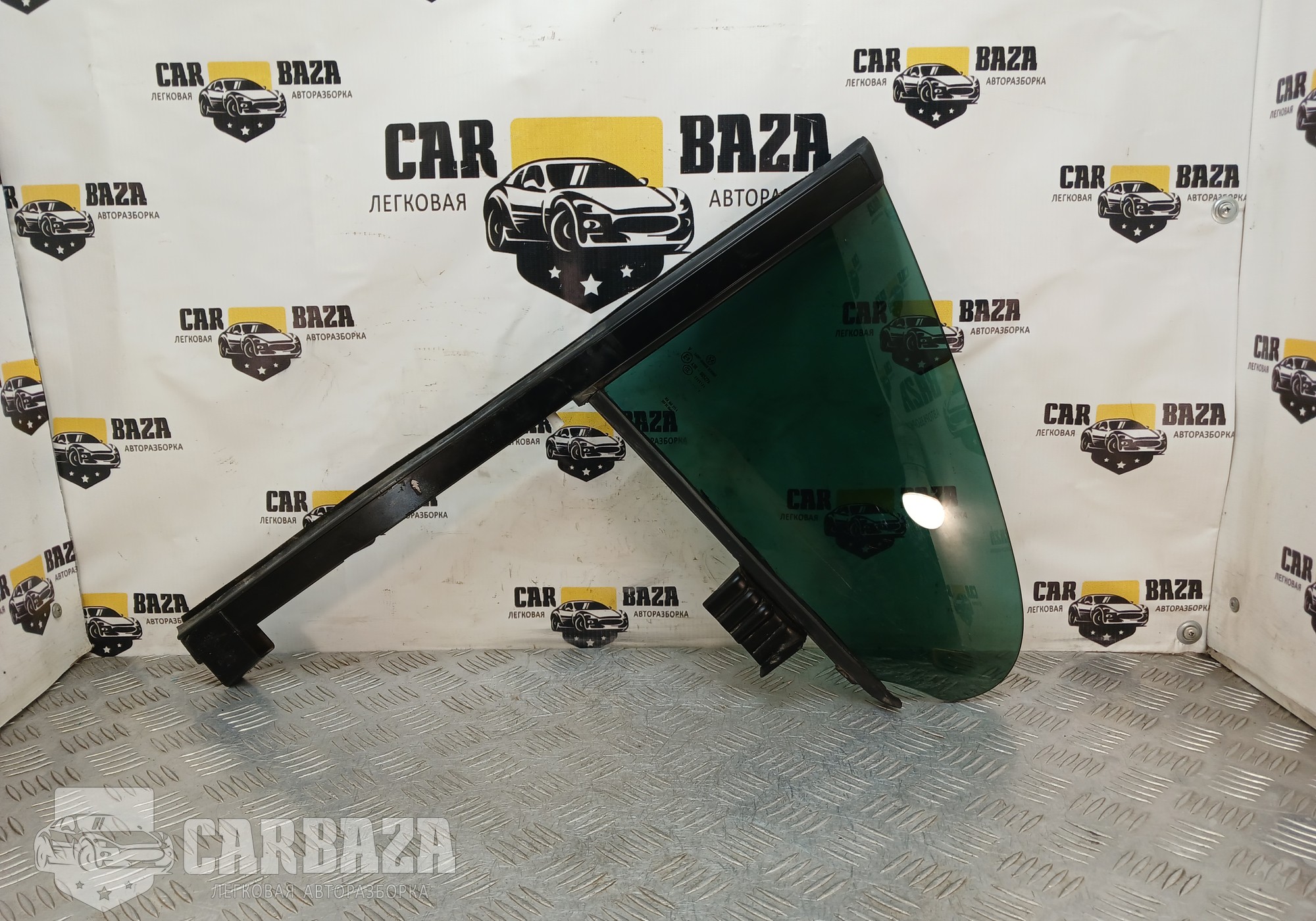 3C8845215 Стекло двери заднее левое для Volkswagen Passat CC (с 2008 по 2017)