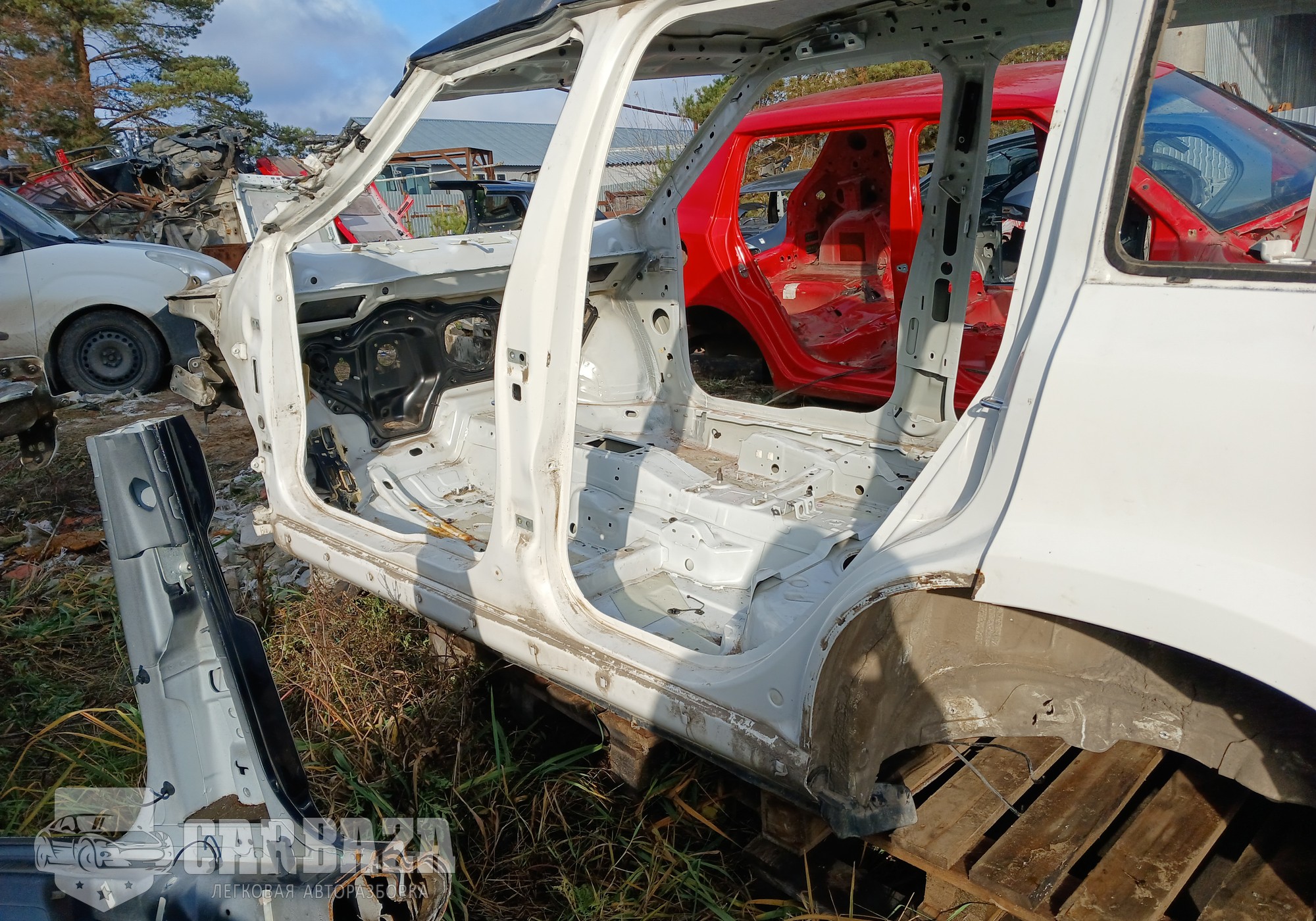 5L6809601C Порог кузова левый (со стойкой) для Skoda Yeti (с 2009 по 2018)