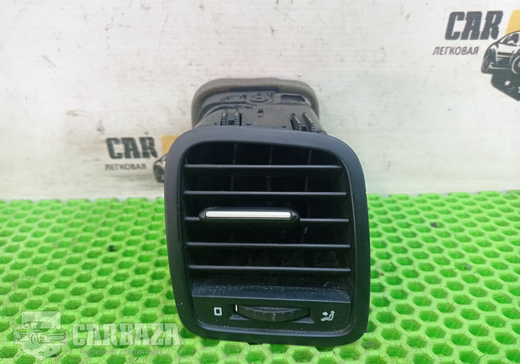 5L0819702 Дефлектор воздушный правый для Skoda Yeti (с 2009 по 2018)