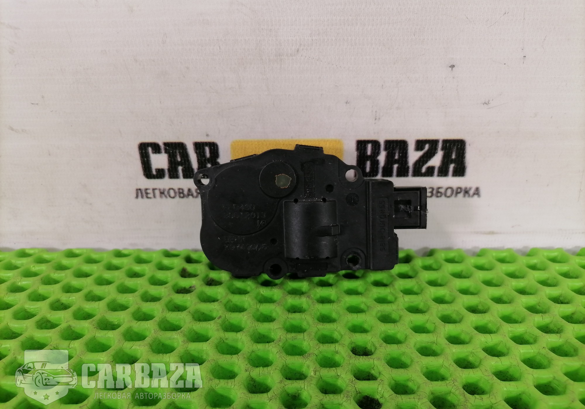 K9749006 Моторчик привода заслонок отопителя для Mercedes-Benz C-class W204 (с 2007 по 2015)