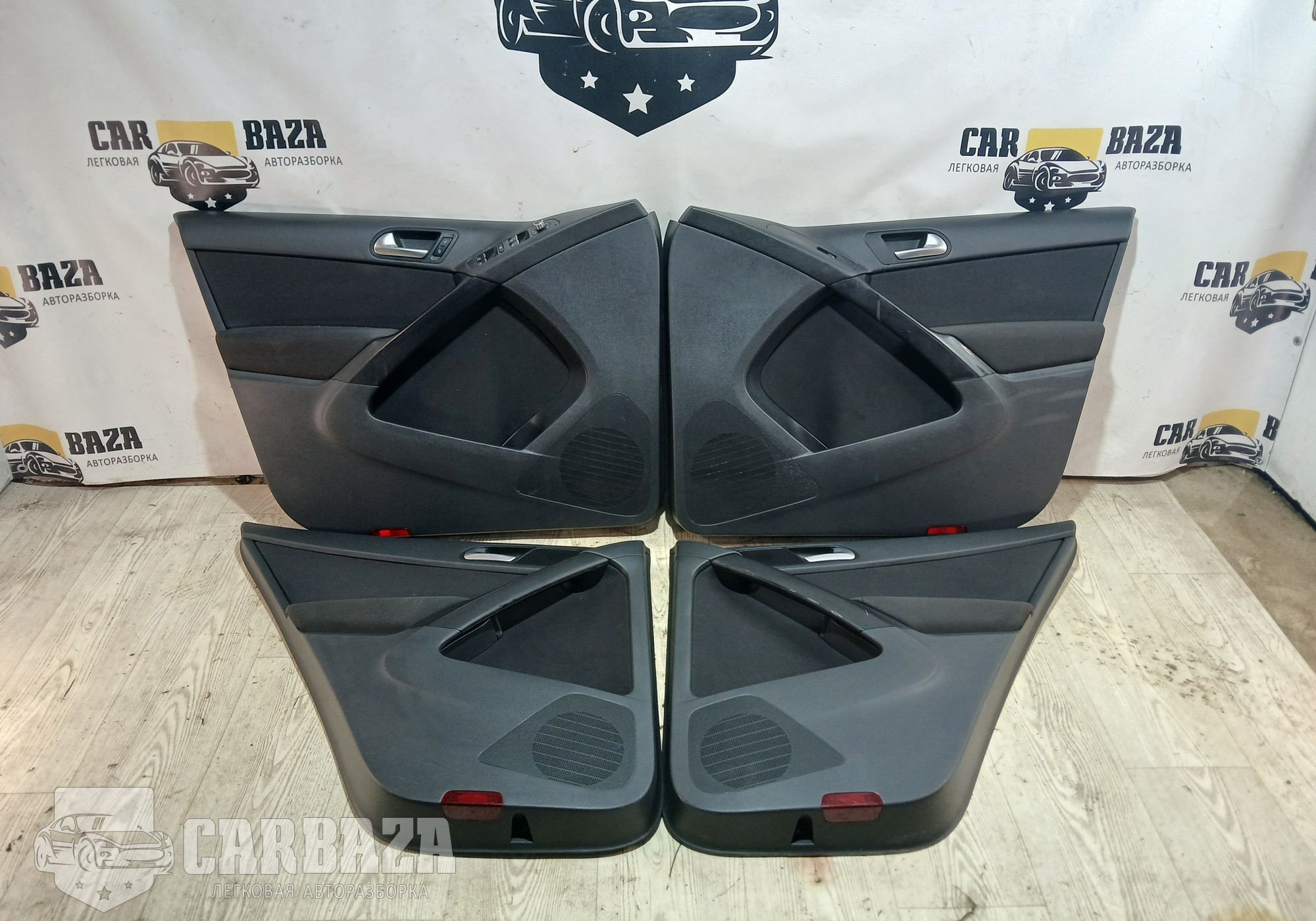 5N0867179D Обшивки дверей (комплект) для Volkswagen Tiguan I (с 2007 по 2017)