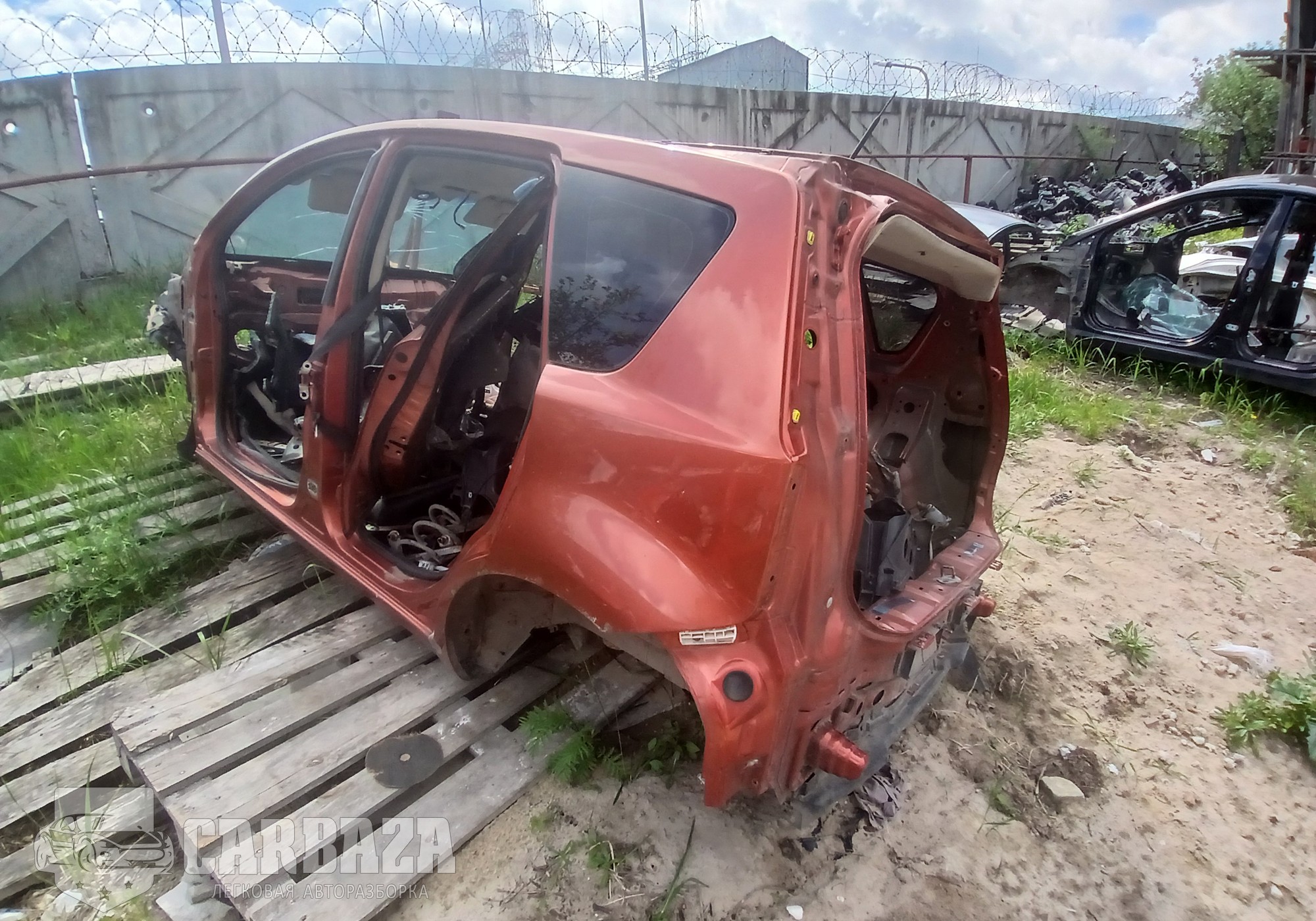 Крыло заднее левое для Nissan Note I (с 2006 по 2013)