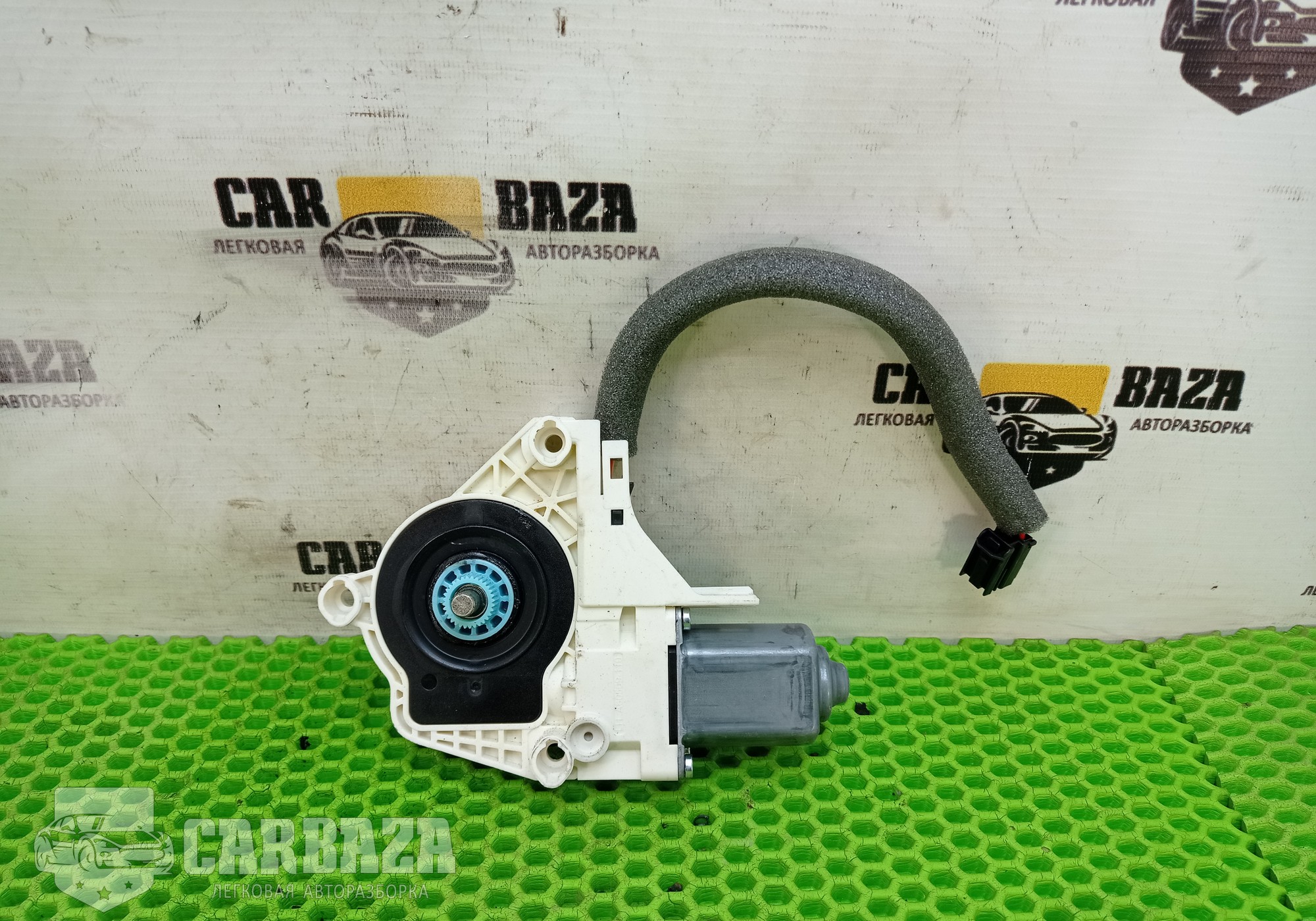 8K0959812A Моторчик стеклоподъемника передний правый