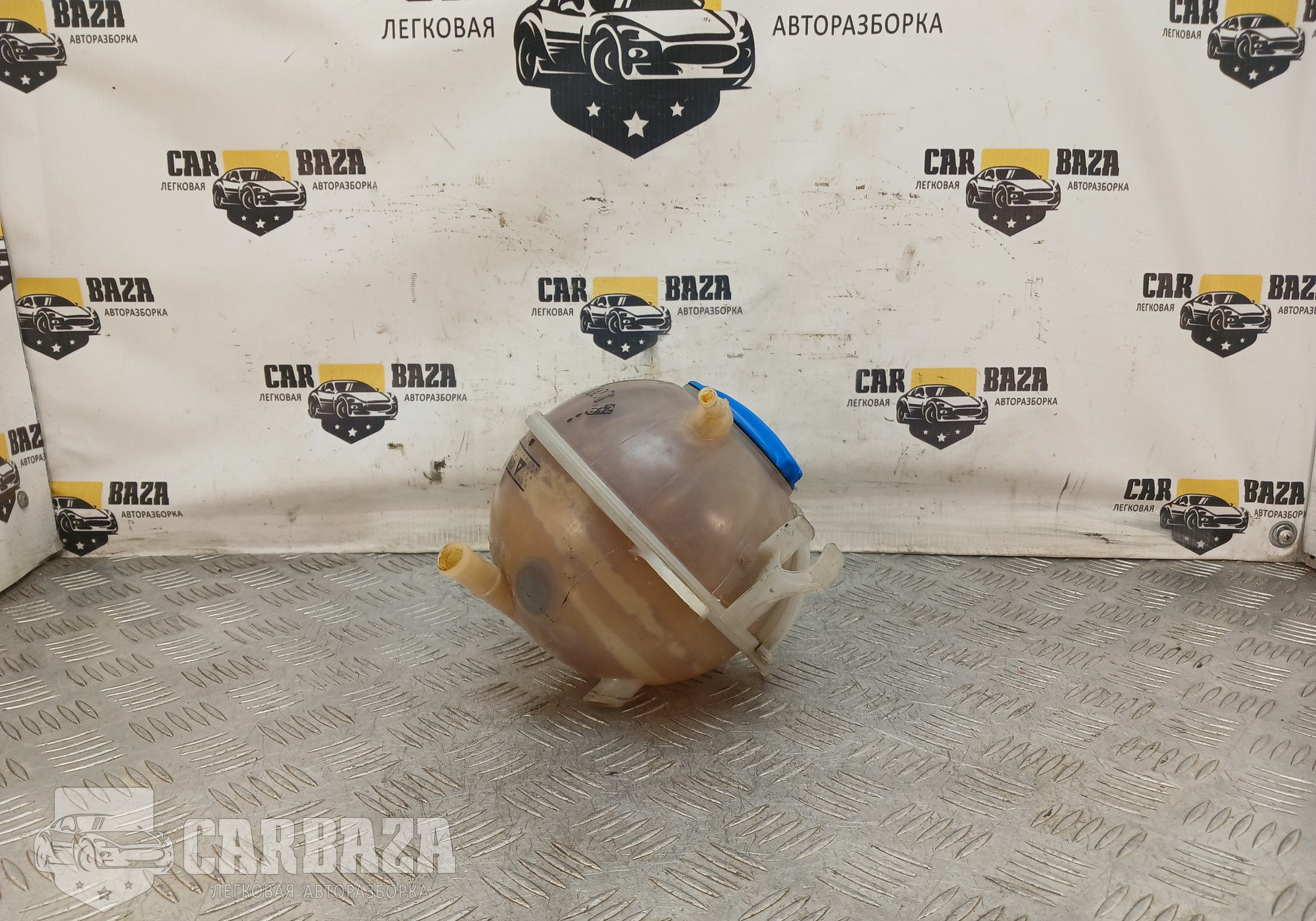 1K0121407A Бачок расширительный