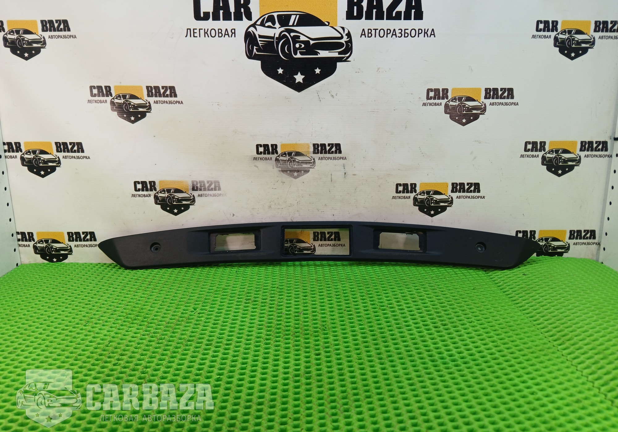 5N0827335K Накладка подсветки номера для Volkswagen Tiguan I (с 2007 по 2017)