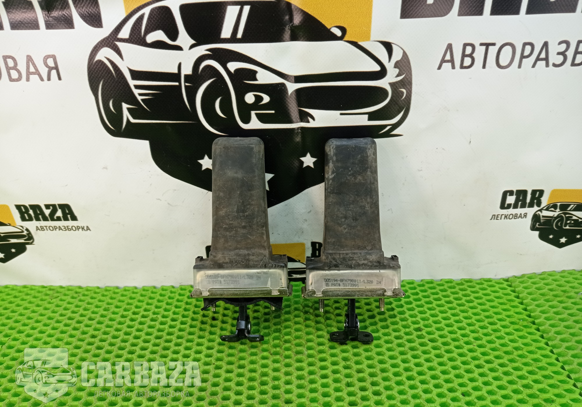 BFH790011 Ограничители задних дверей для Land Rover Range Rover Sport I (с 2005 по 2013)