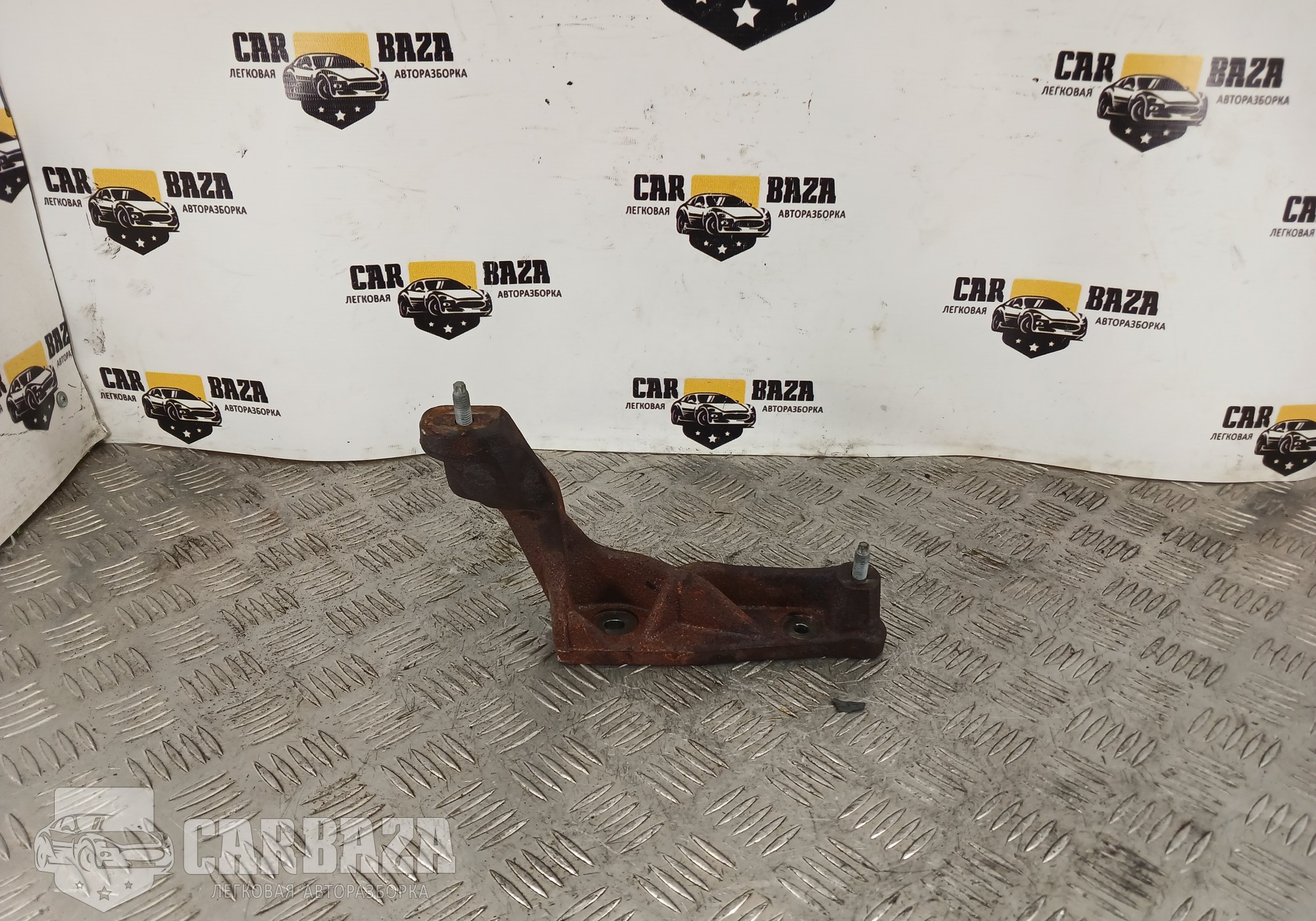 208172711R Кронштейн катализатора для Nissan Qashqai