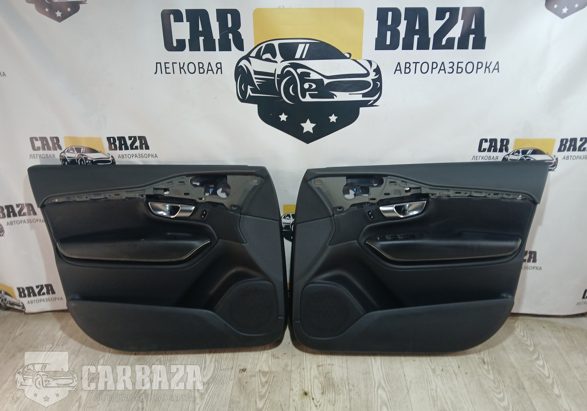 31393113 Обшивки передних дверей для Volvo XC90 II (с 2014)
