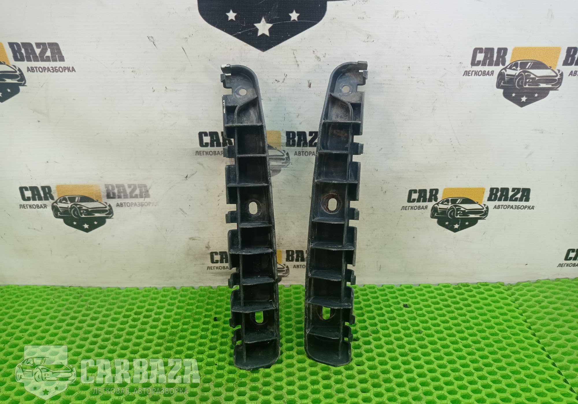 5L6807394 Направляющие заднего бампера для Skoda Yeti (с 2009 по 2018)