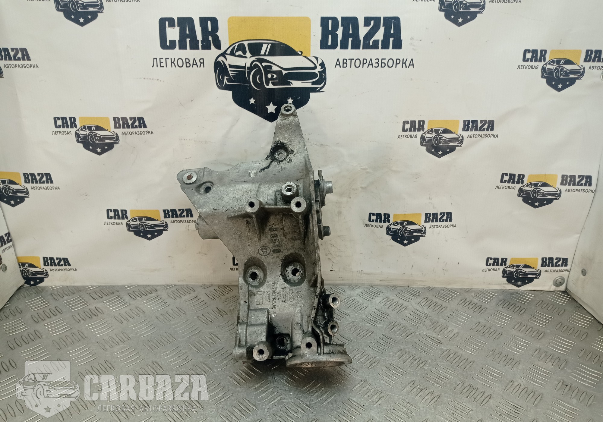 06J903143AH Кронштейн генератора для Volkswagen Passat