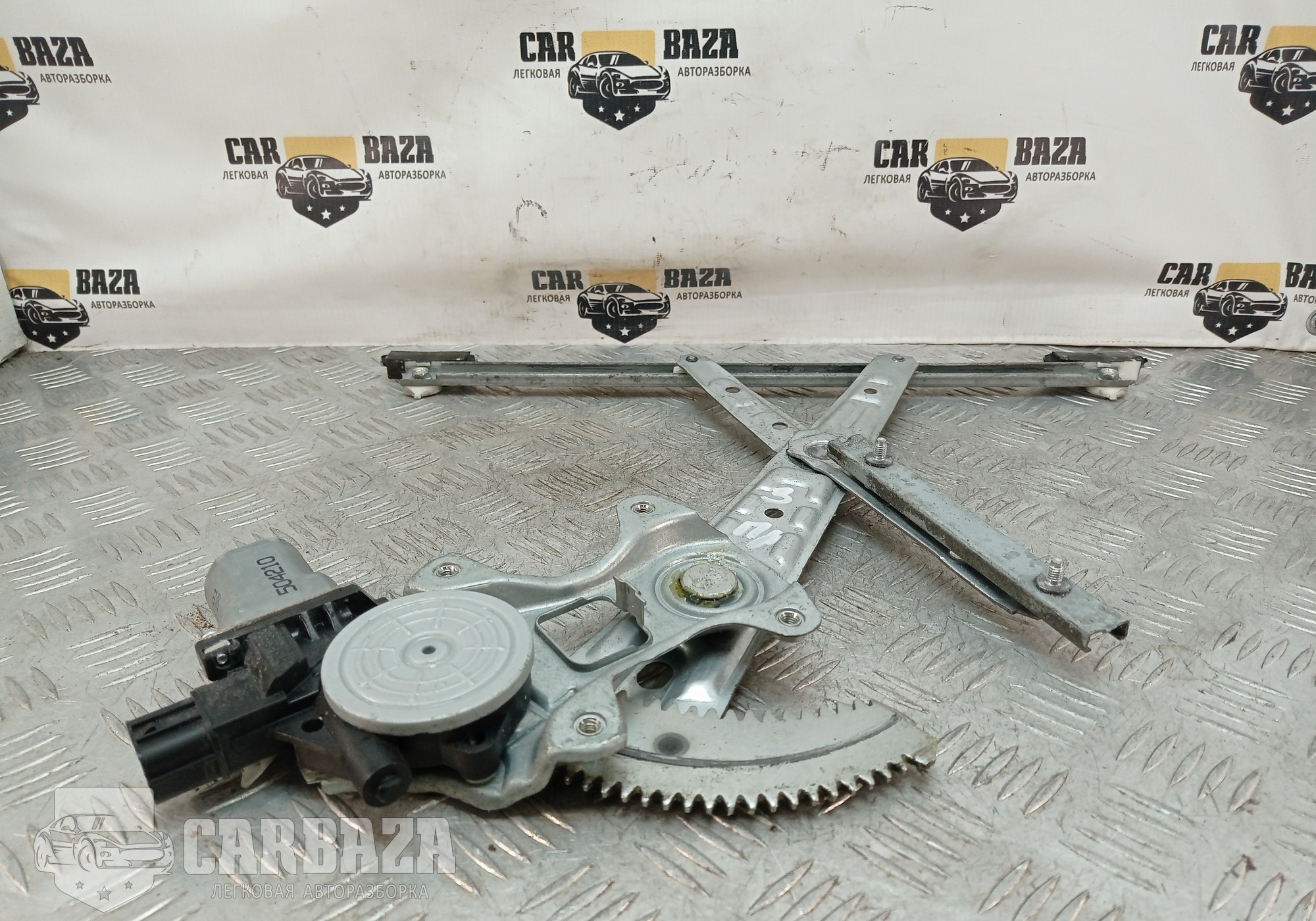 5713A258 Стеклоподъемник задний правый