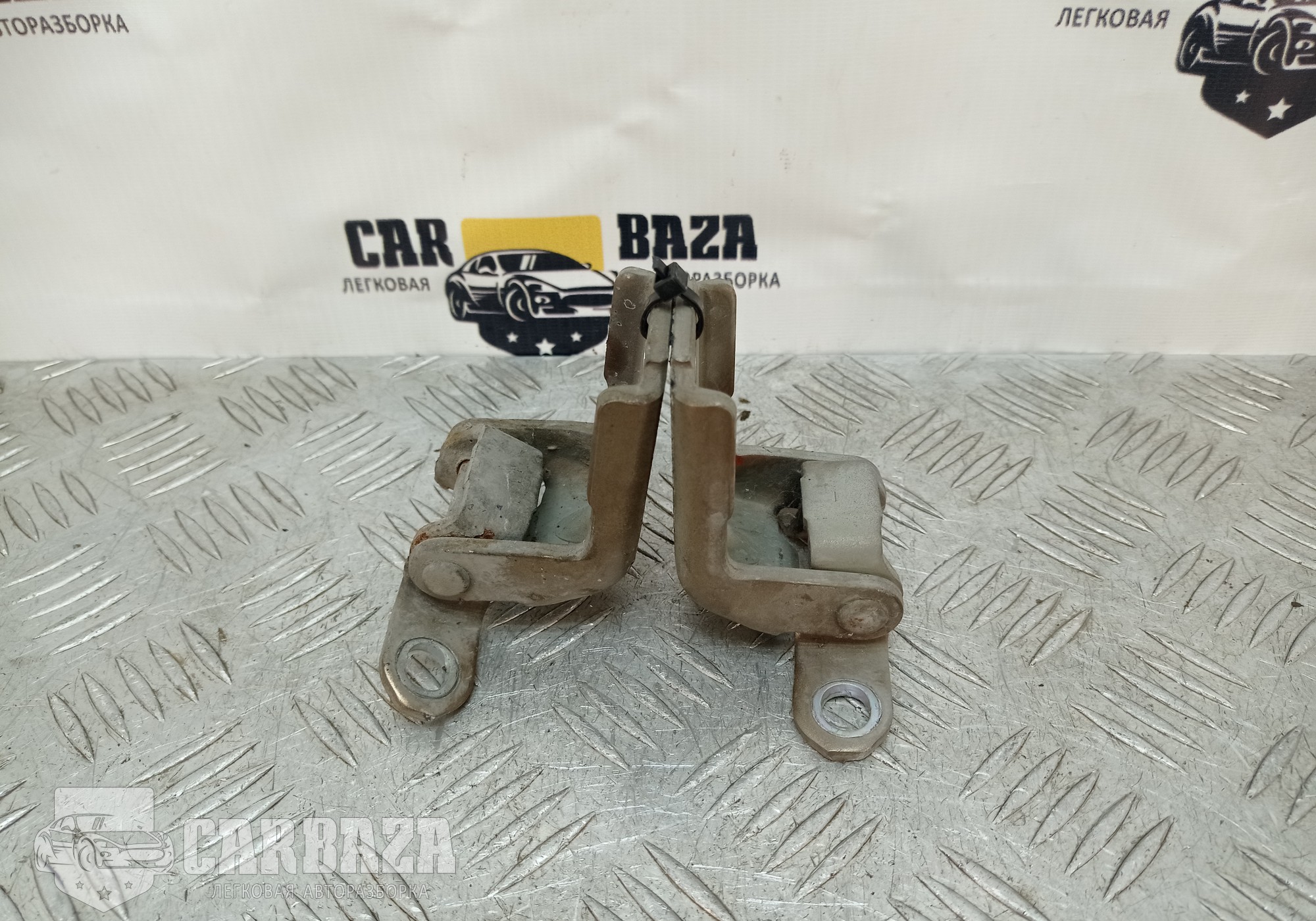 82420ED00B Петли передней левой двери для Nissan Almera