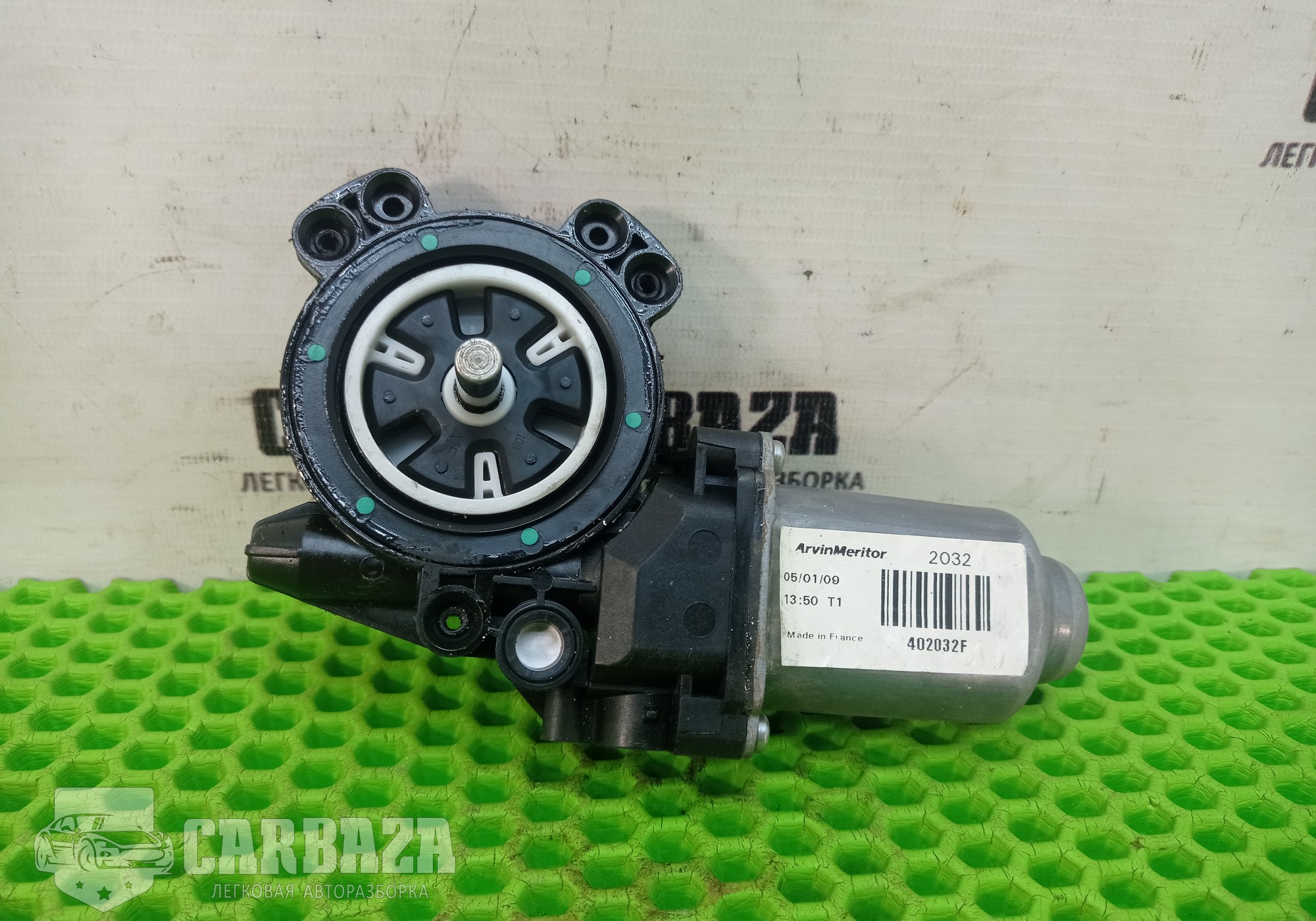 80770JD00A Моторчик стеклоподъемника передний правый J10 для Nissan Qashqai