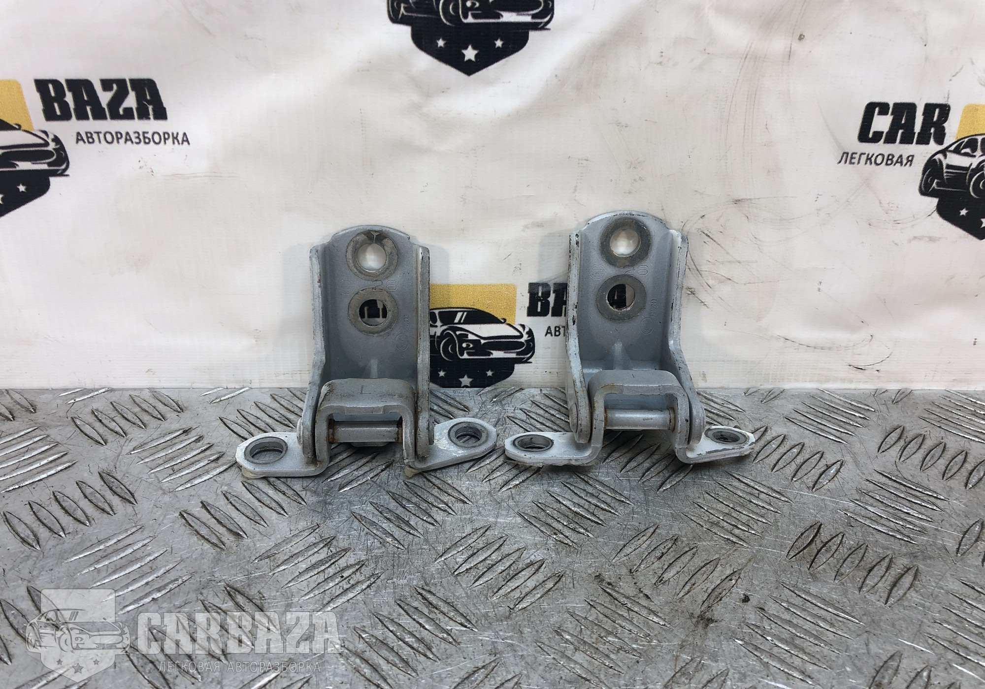 80401EG000 Петли двери передней левой