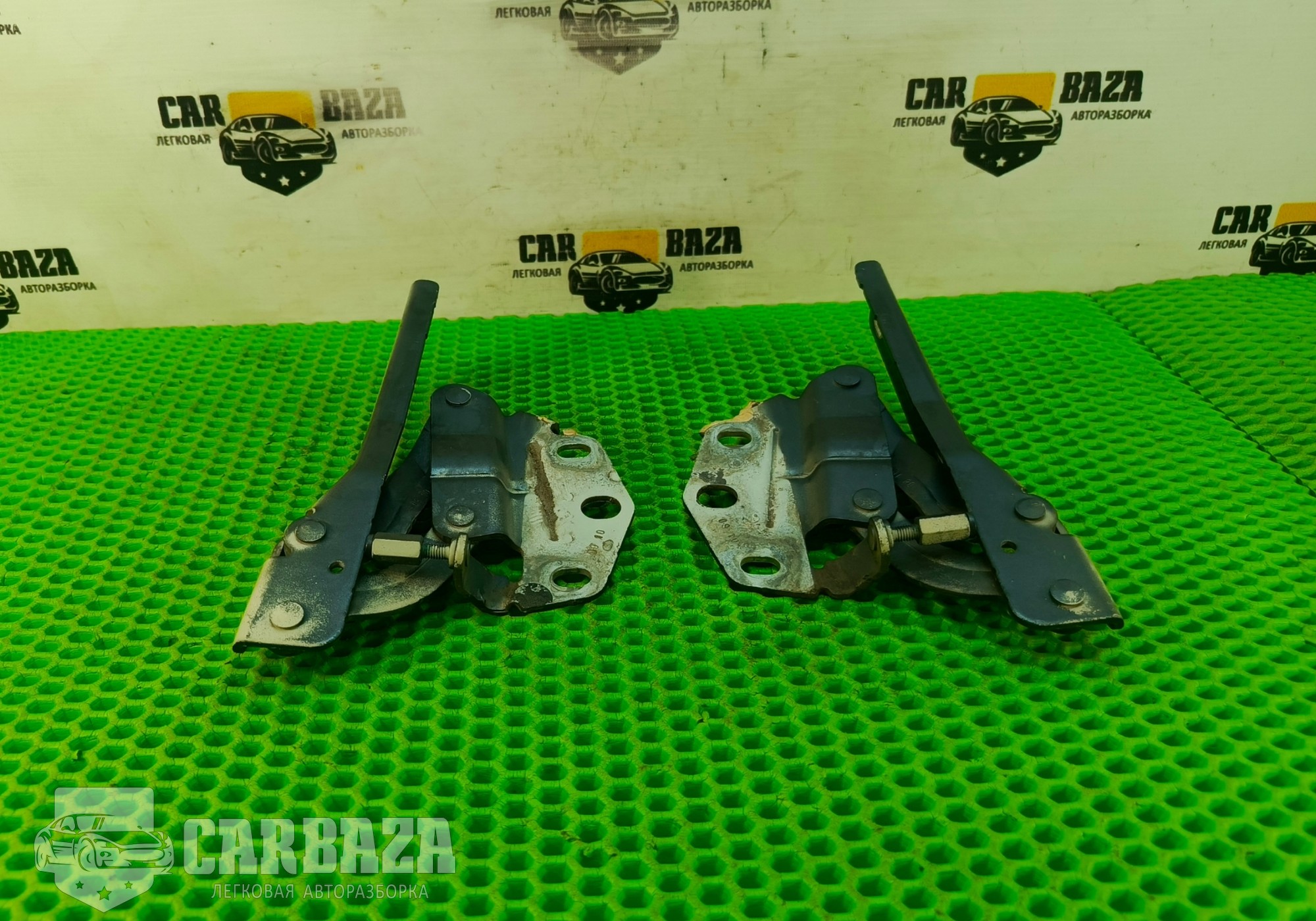 3C0823302 Петли капота (комплект) для Volkswagen Passat B6 (с 2005 по 2011)
