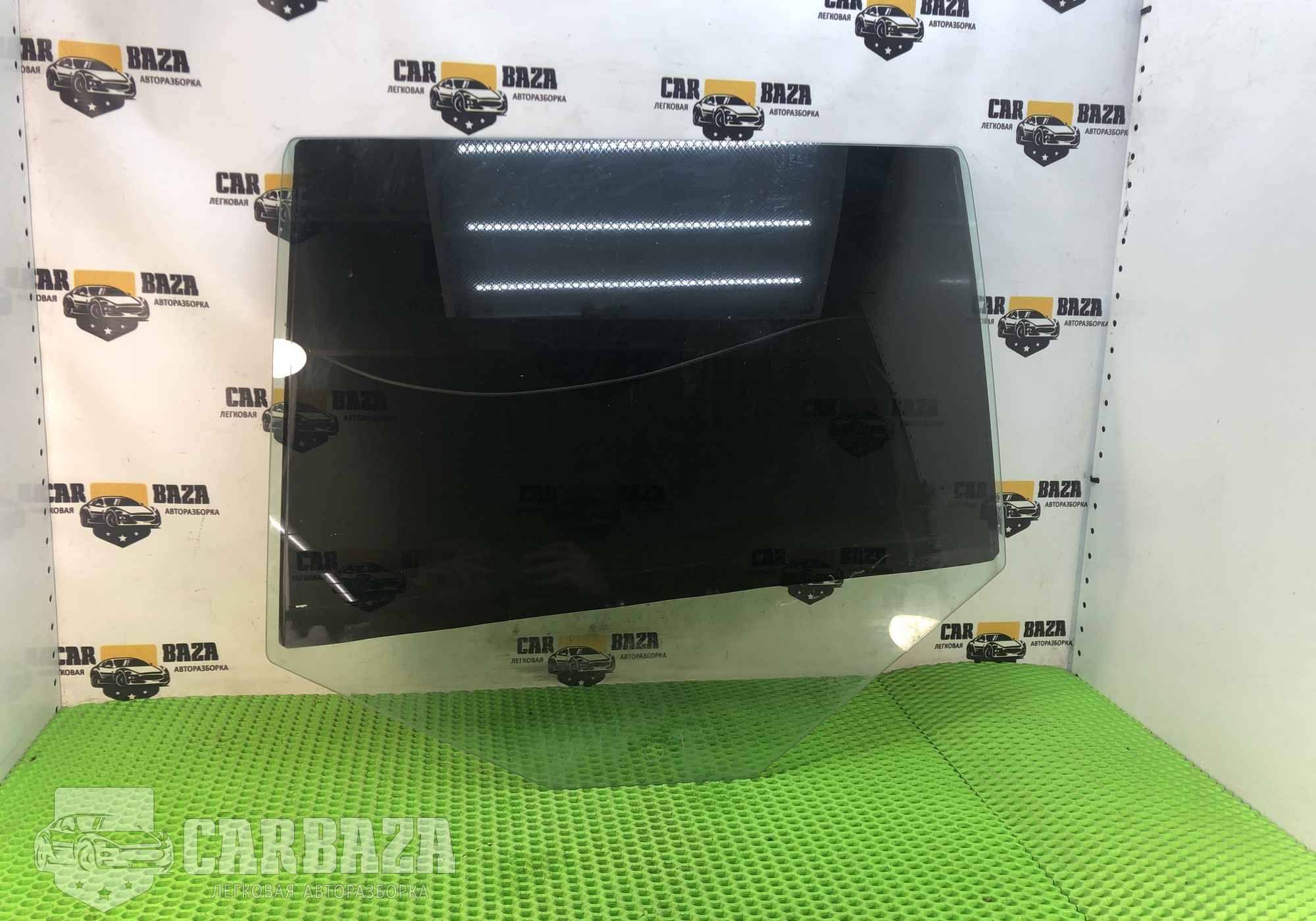 5J6845205K Стекло двери задней левой для Skoda Fabia II (с 2006 по 2014)