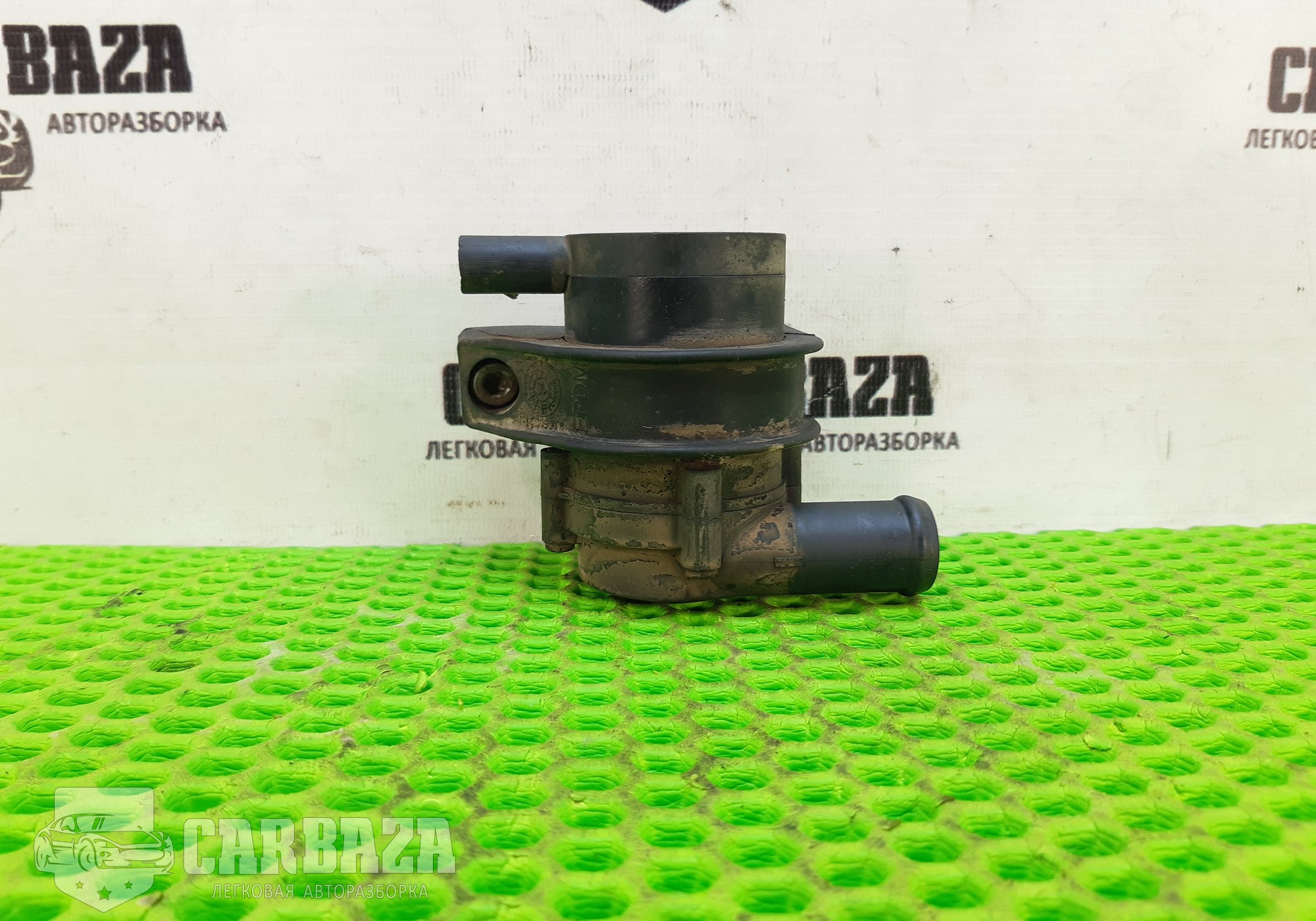 1K0965561F Насос водяной (помпа) дополнительный для Volkswagen Jetta