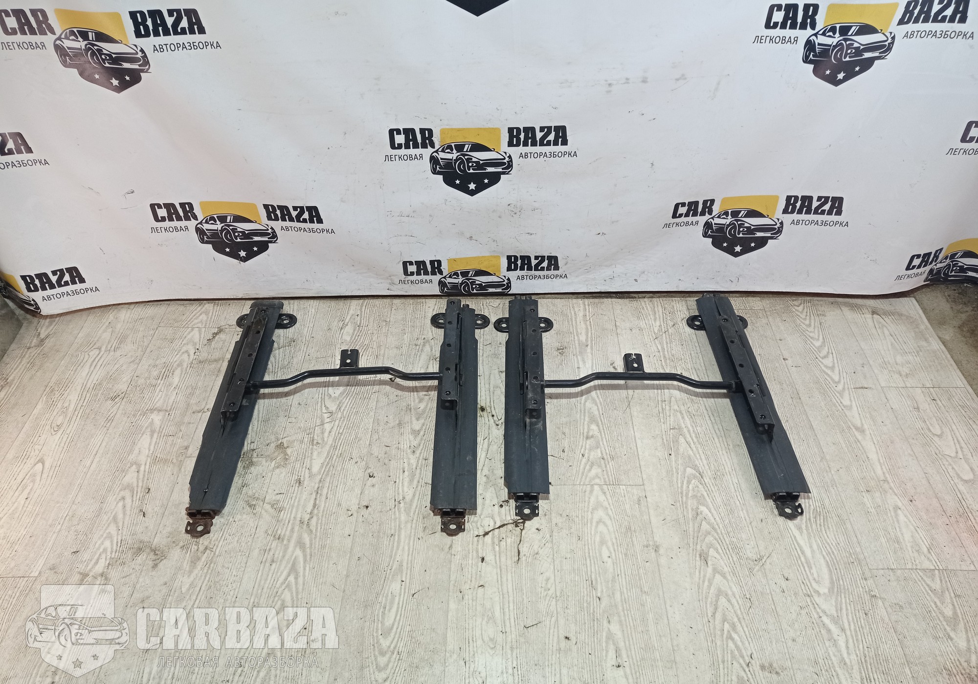895024A510 Салазки заднего сиденья для Hyundai Starex (с 1996 по 2007)