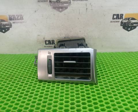 68761EL00A Дефлектор воздушный левый C11 для Nissan Tiida I (с 2004 по 2014)