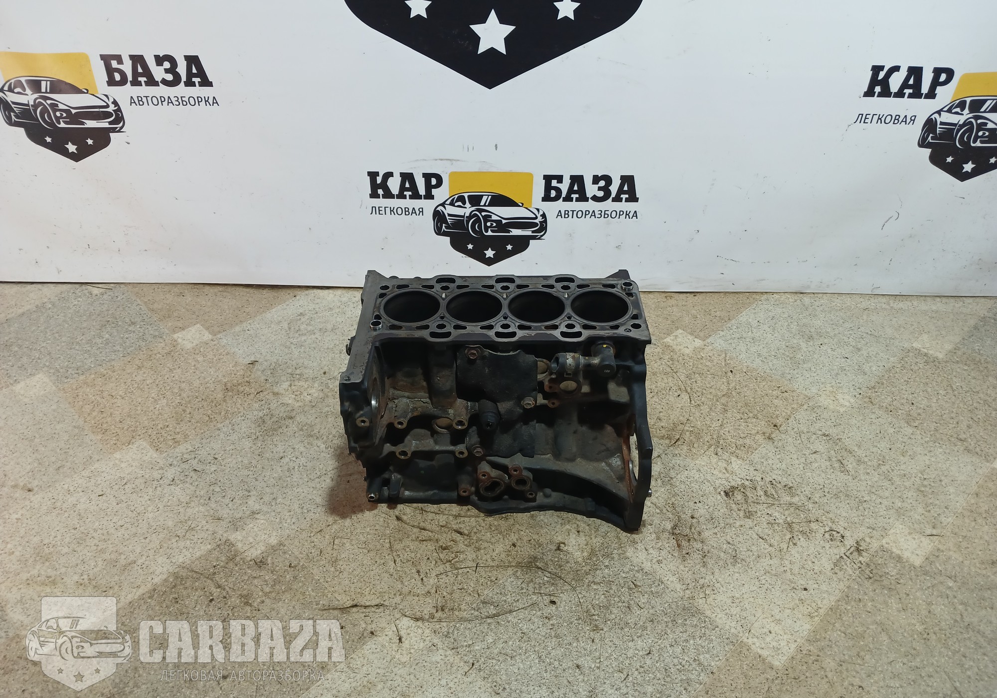 211002F000 Блок цилиндров двигателя D4HA