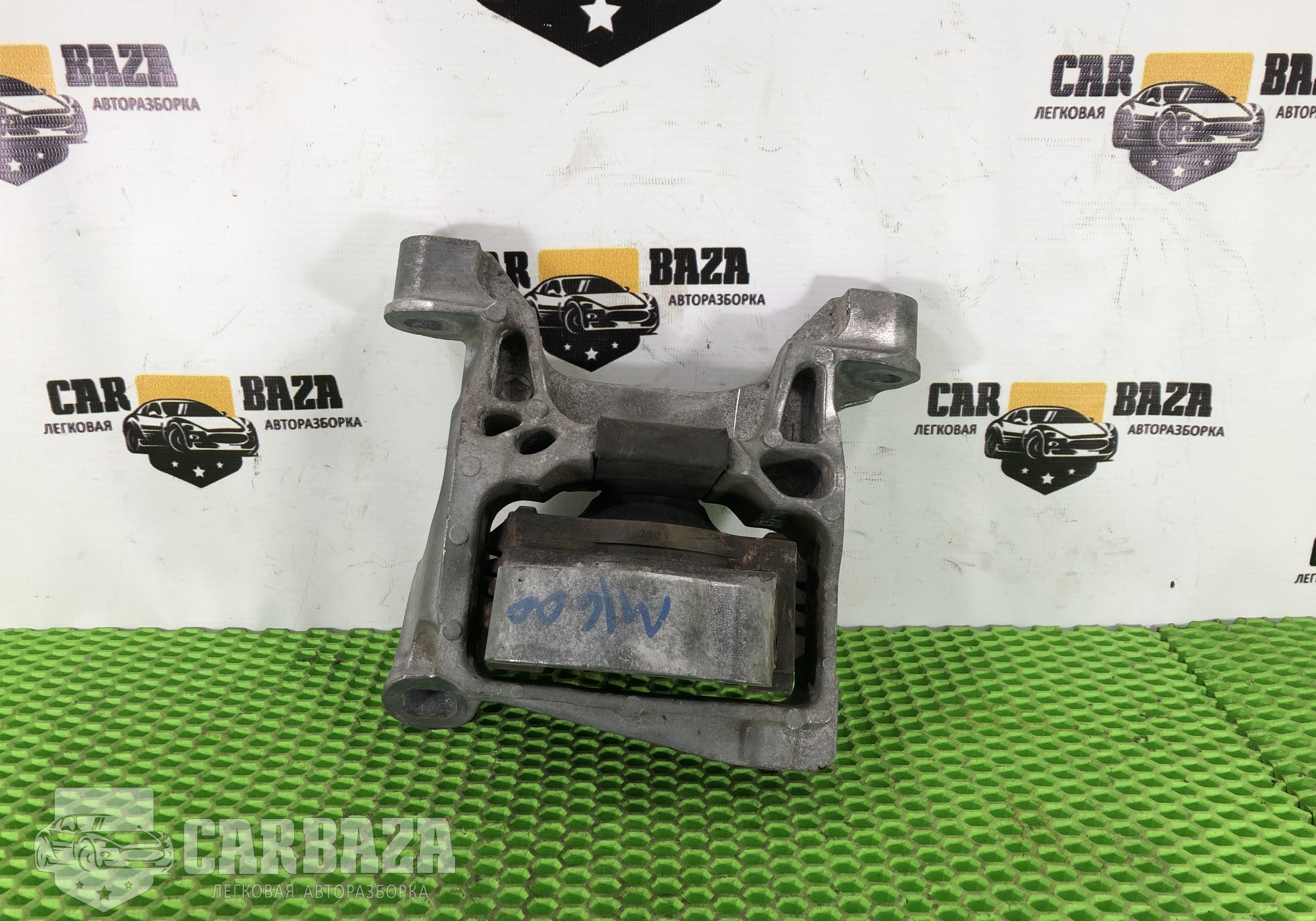 GHS439060A Опора двигателя нижняя правая R для Mazda