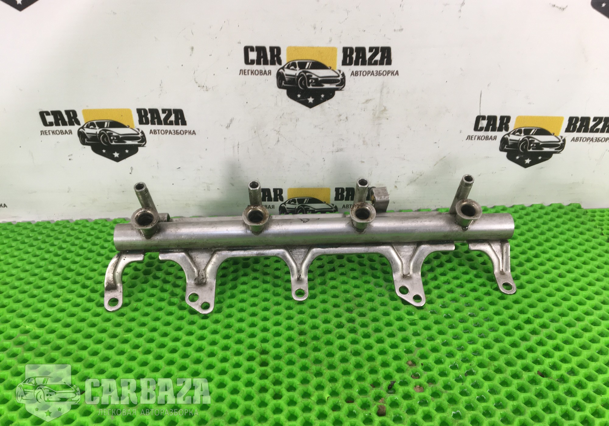 06J133317G Рейка топливная (рампа) для Audi A4