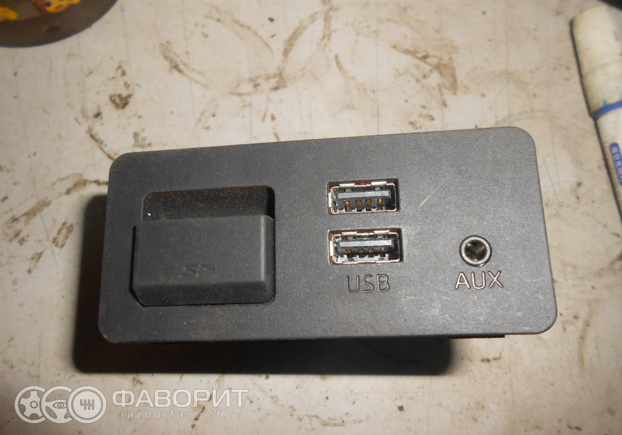 Разъем USB AUX D09H669U0 для Mazda CX-5 - купить б/у за 1200 р.