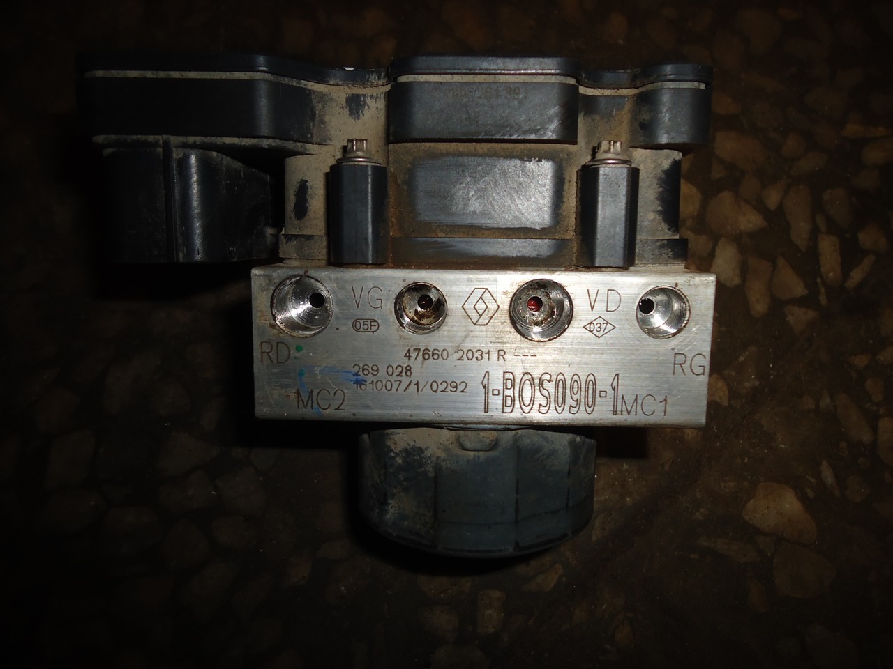 Блок абс рено логан 2. Блок абс рено логан 2. 476601250r. Блок абс рено логан 2 артикул. Замена блока абс рено сандеро.