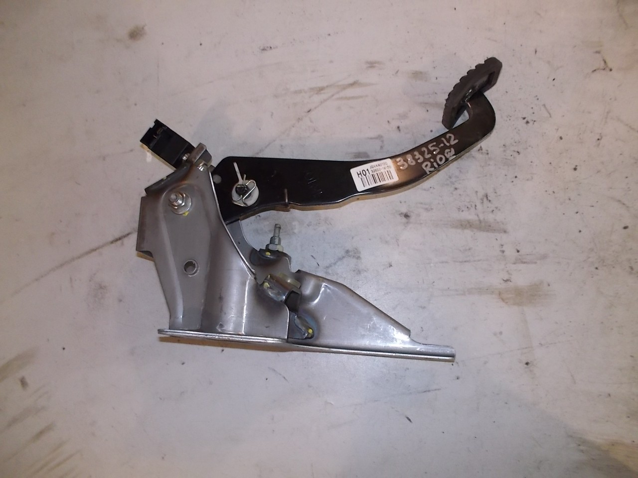 Провалилась педаль сцепления солярис - 80 фото