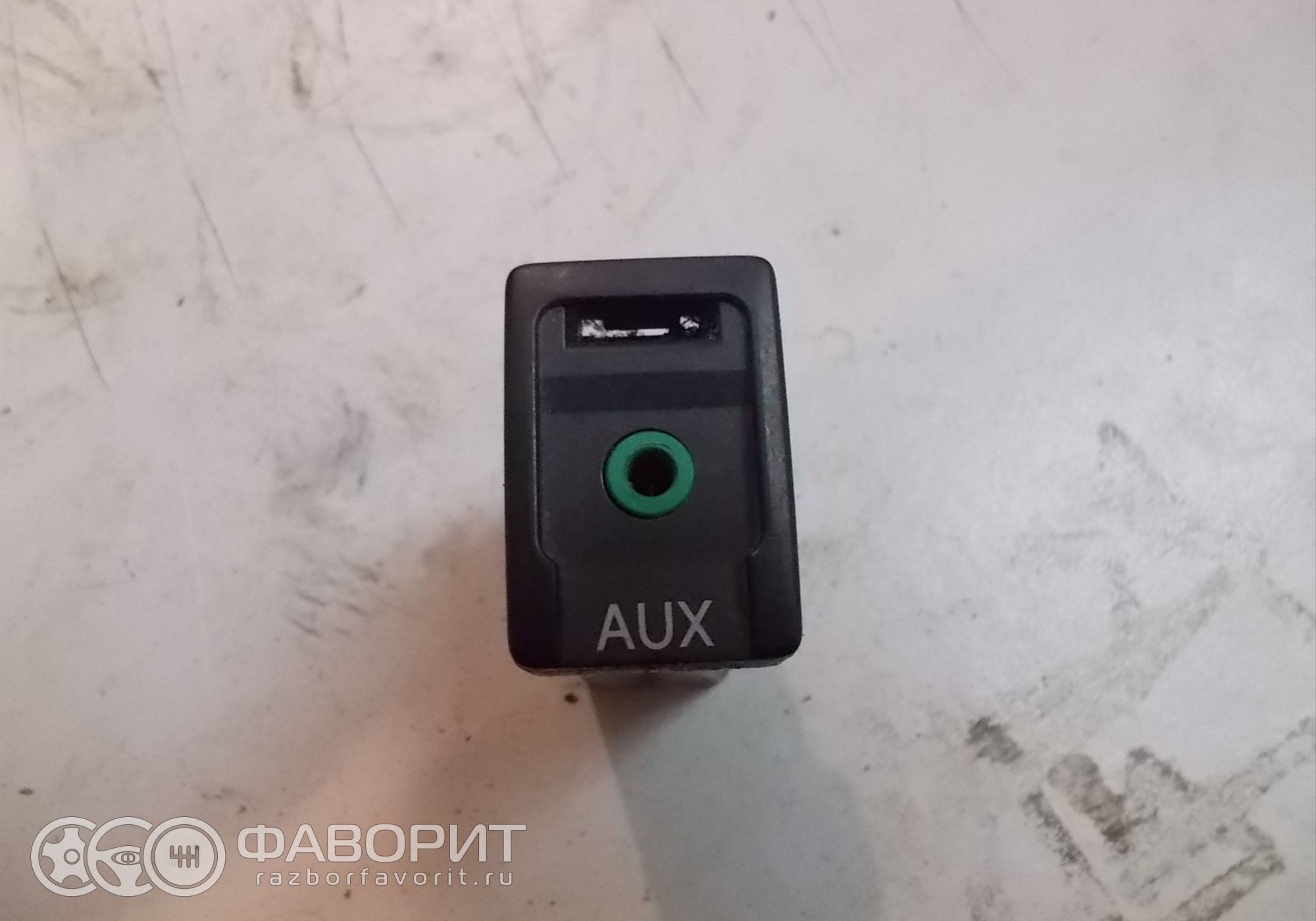 Разъем USB AUX 8619042010 для Toyota RAV4 XA30 - купить б/у за 470 р.