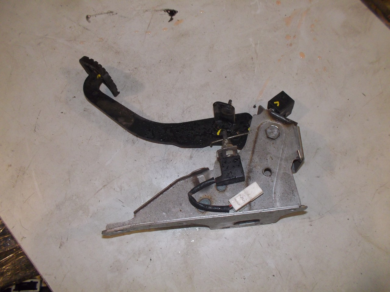 Провалилась педаль сцепления солярис - 80 фото