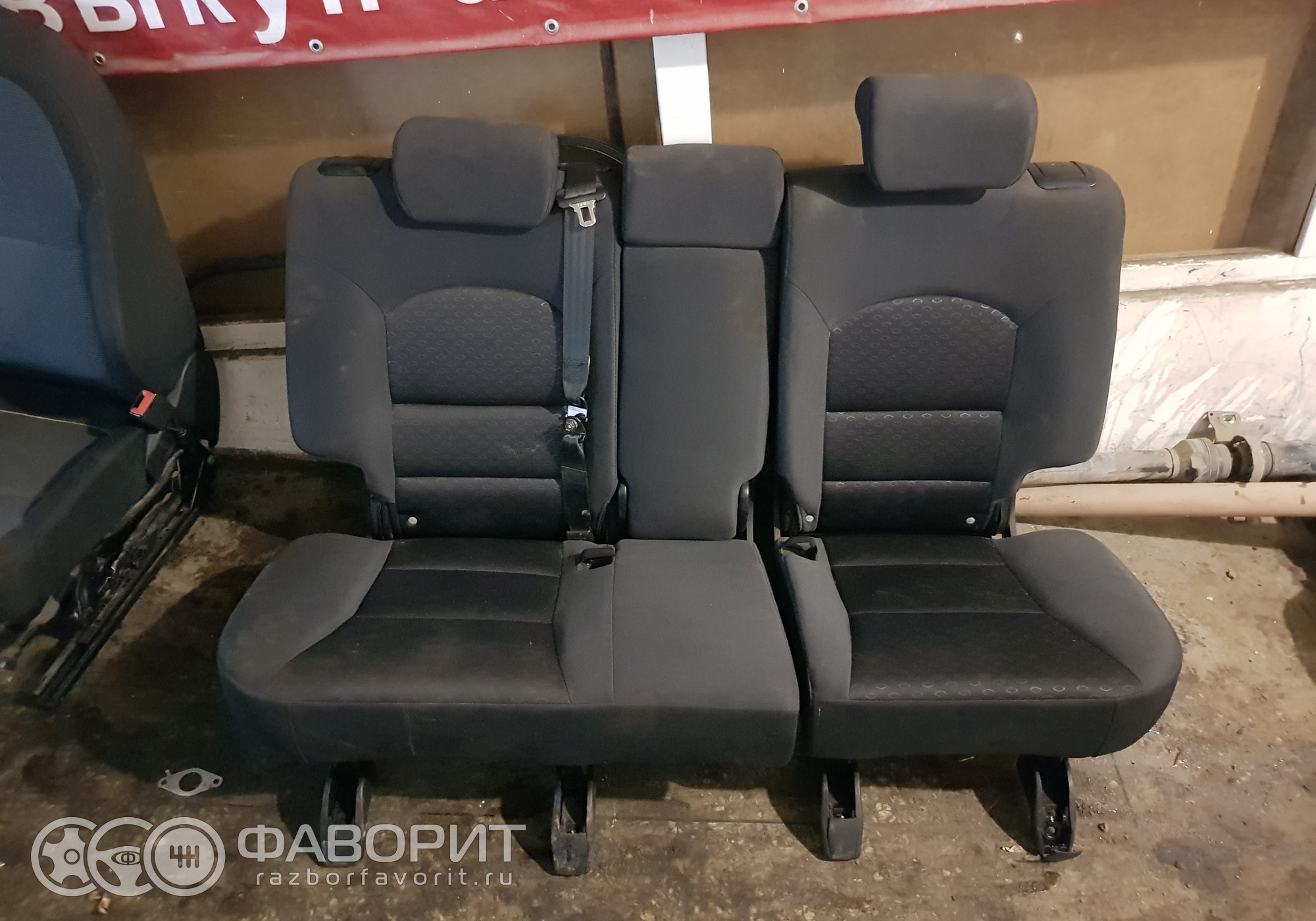 Ssang yong action 2013 г задний ряд. Санг йонг спорт пикап салон. Сиденье ssangyong actyon. Сиденье ssangyong actyon. Сиденье ssangyong actyon.