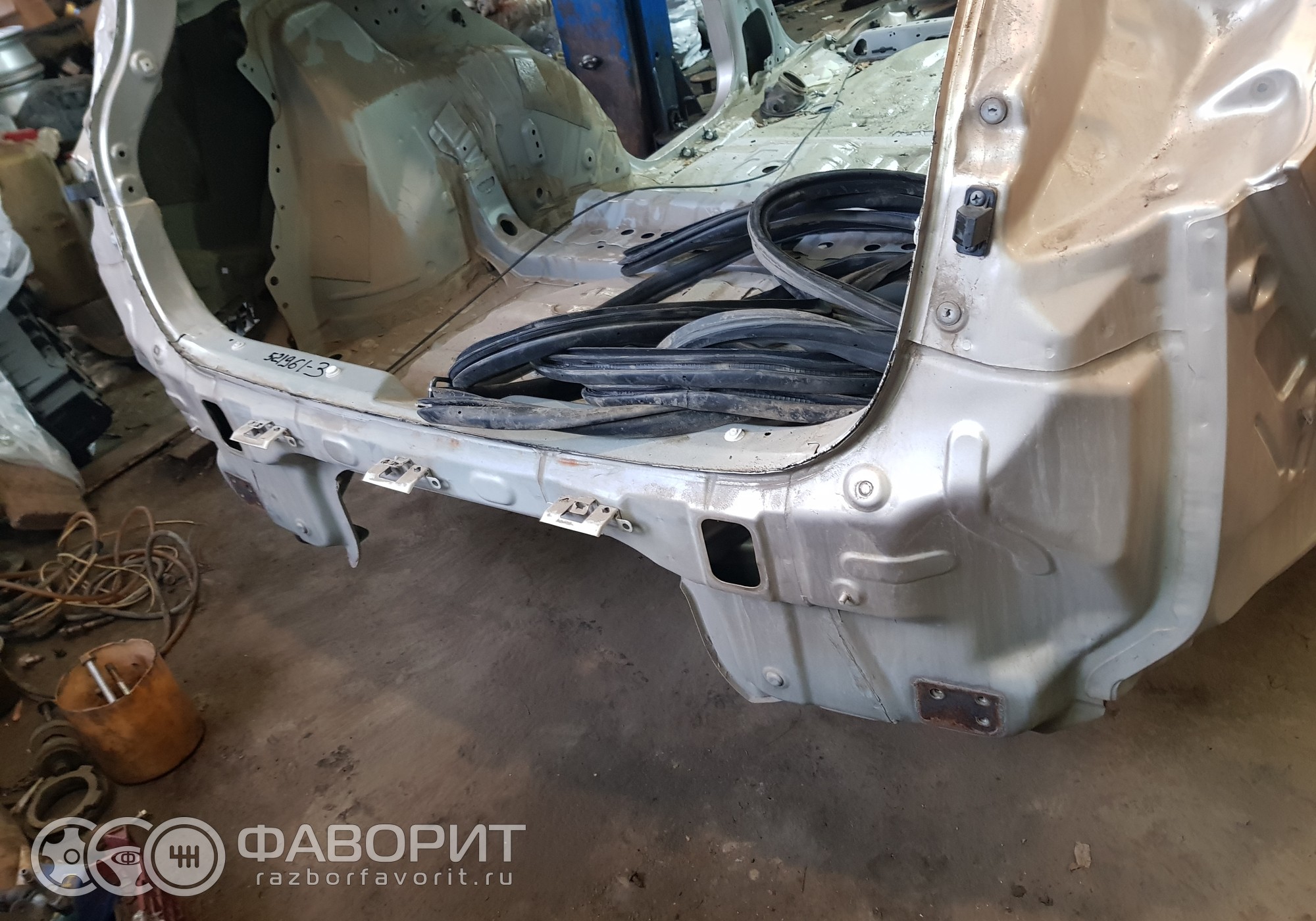 Панель задняя для Geely Emgrand X7 - купить б/у за 6379 р.