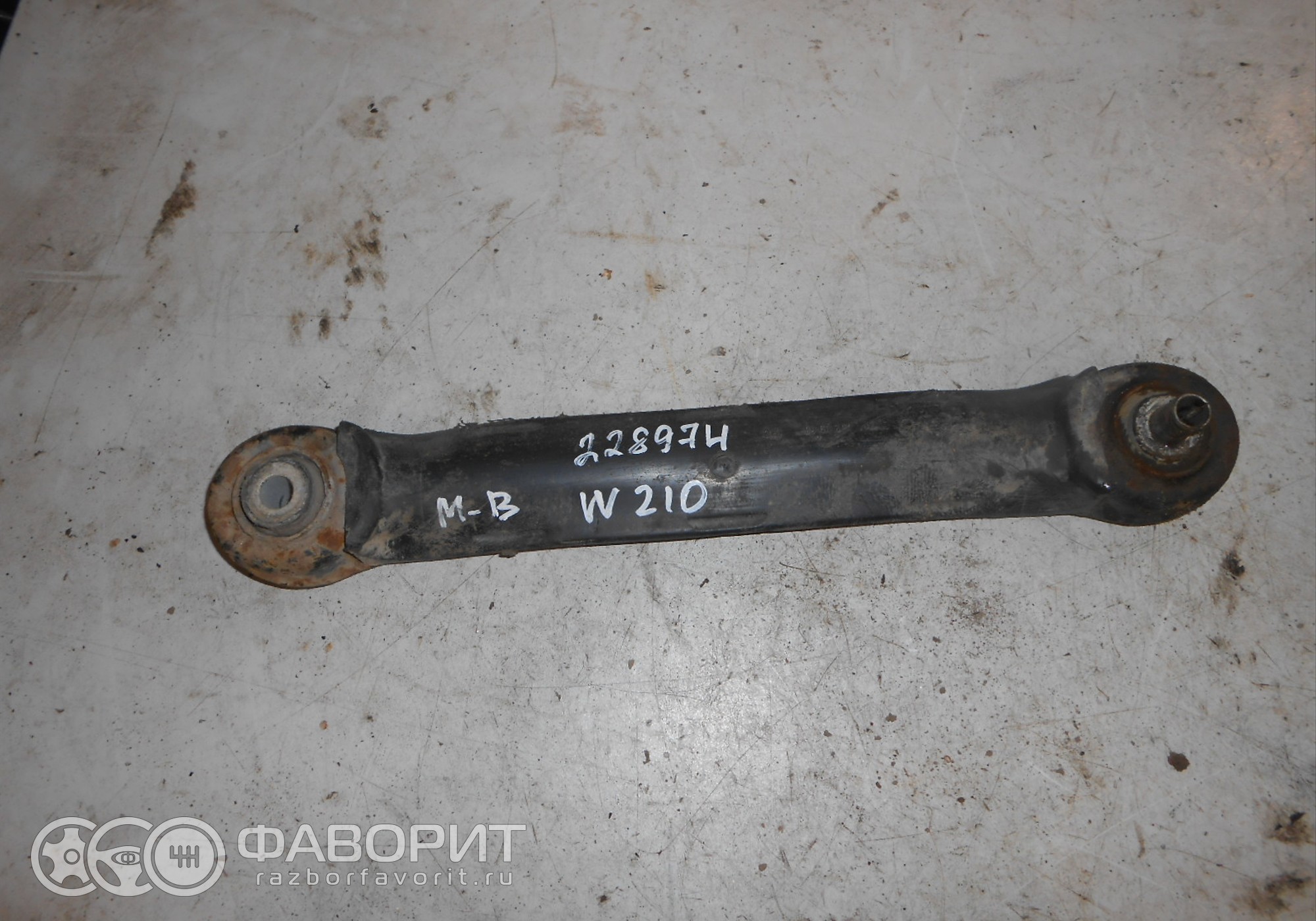 Рычаг задний w211. Сайлентблоки задней подвески мерседес 124. Рычаг задний 124. Задний продольный рычаг тойота функарго кузов 25. Рычаг задний 124.