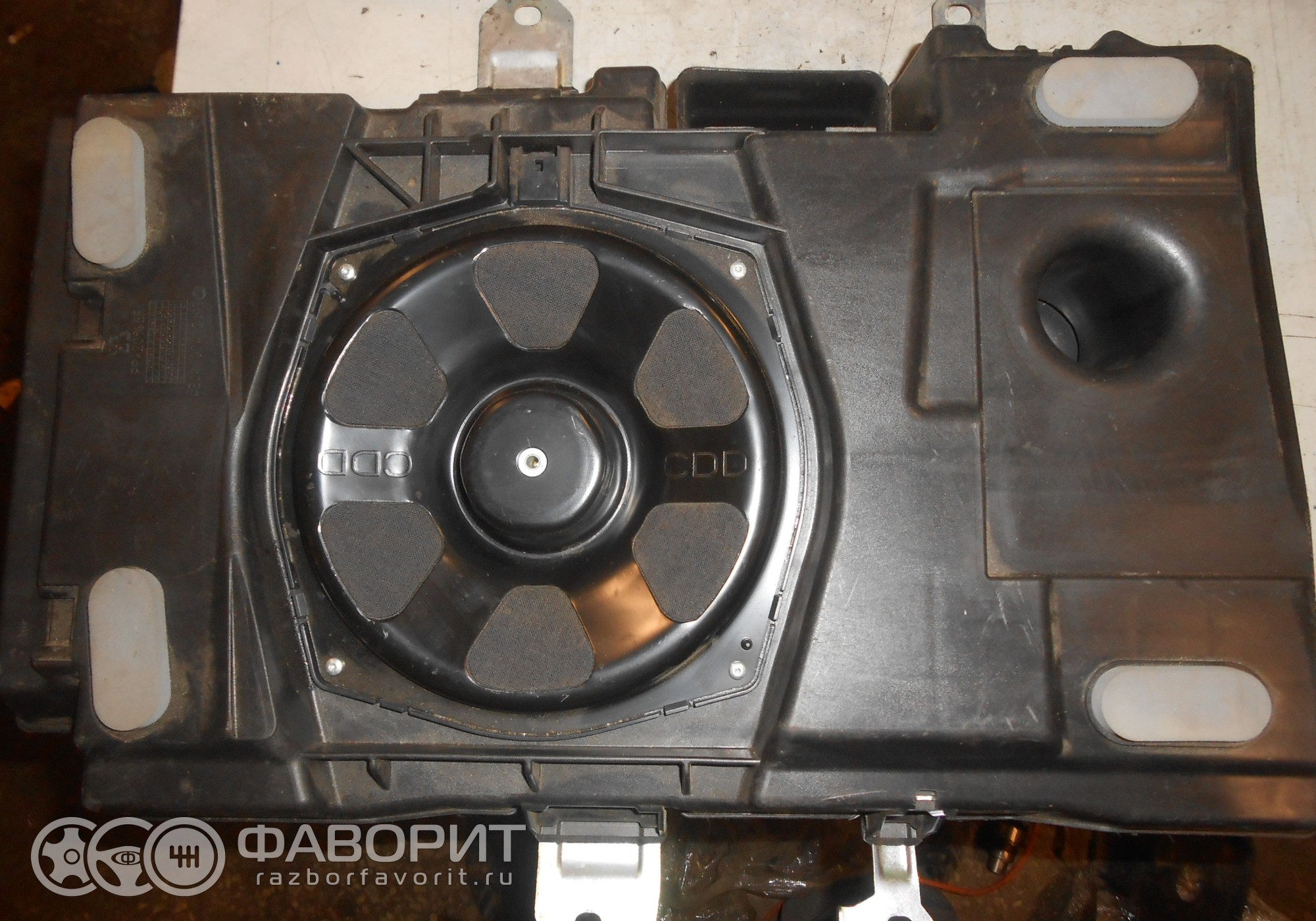 Сабвуфер LR025879 для Land Rover Range Rover Evoque - купить б/у за 2289 р.