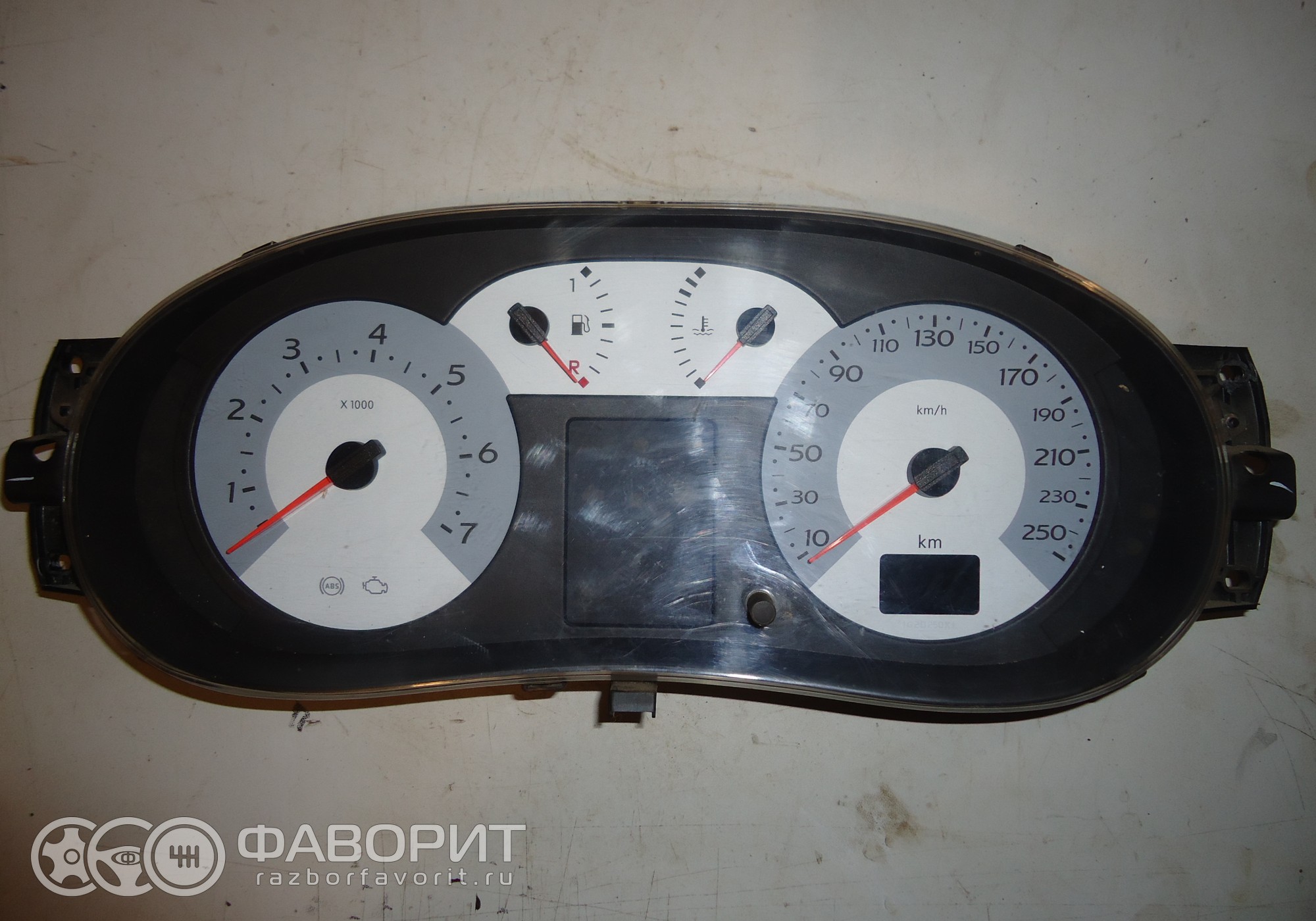 Панель приборов P8200487227 для Renault Symbol I - купить б/у за 2699 р.