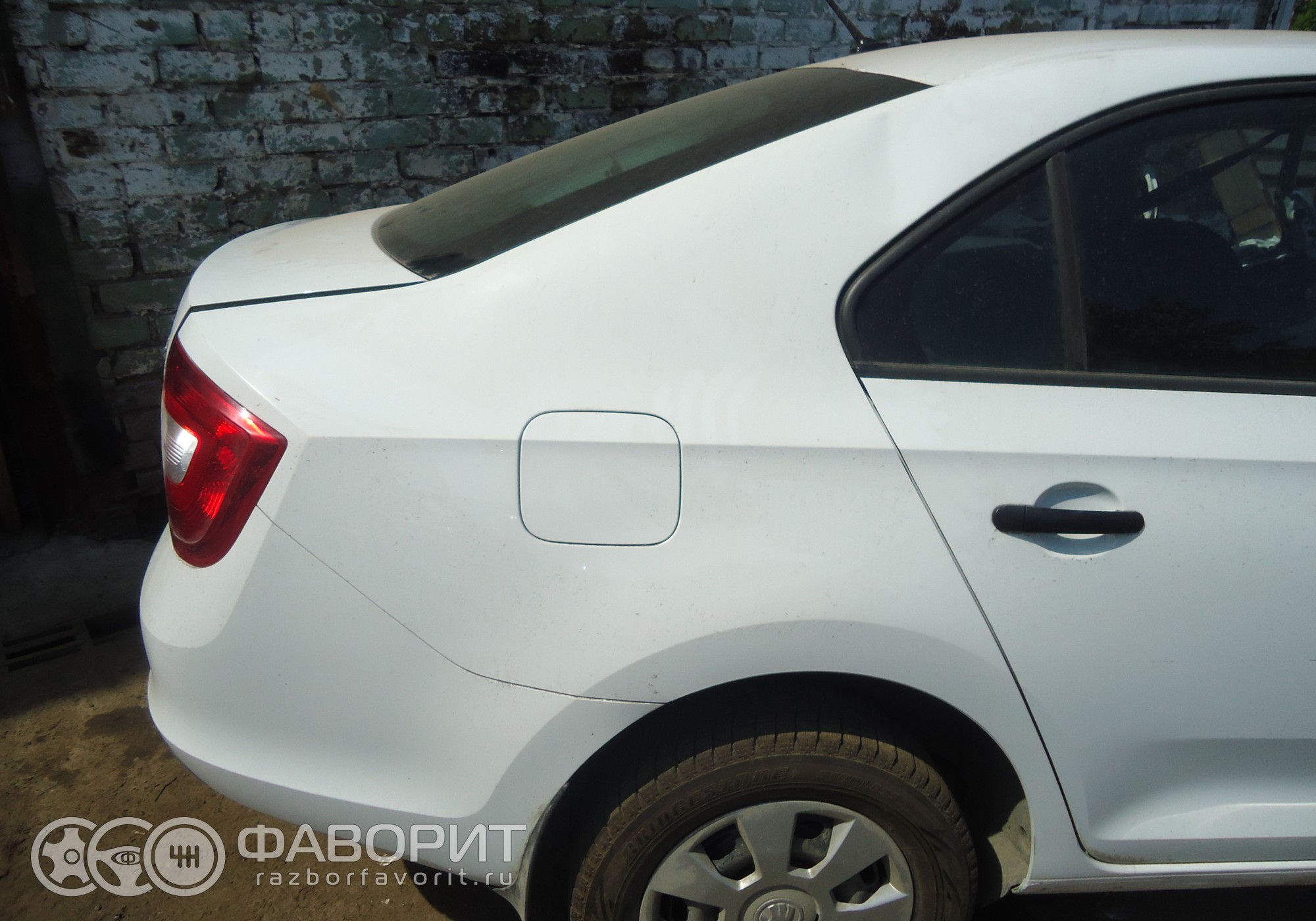 Крыло заднее правое 5JH809606C для Skoda Rapid - купить б/у за 17999 р.