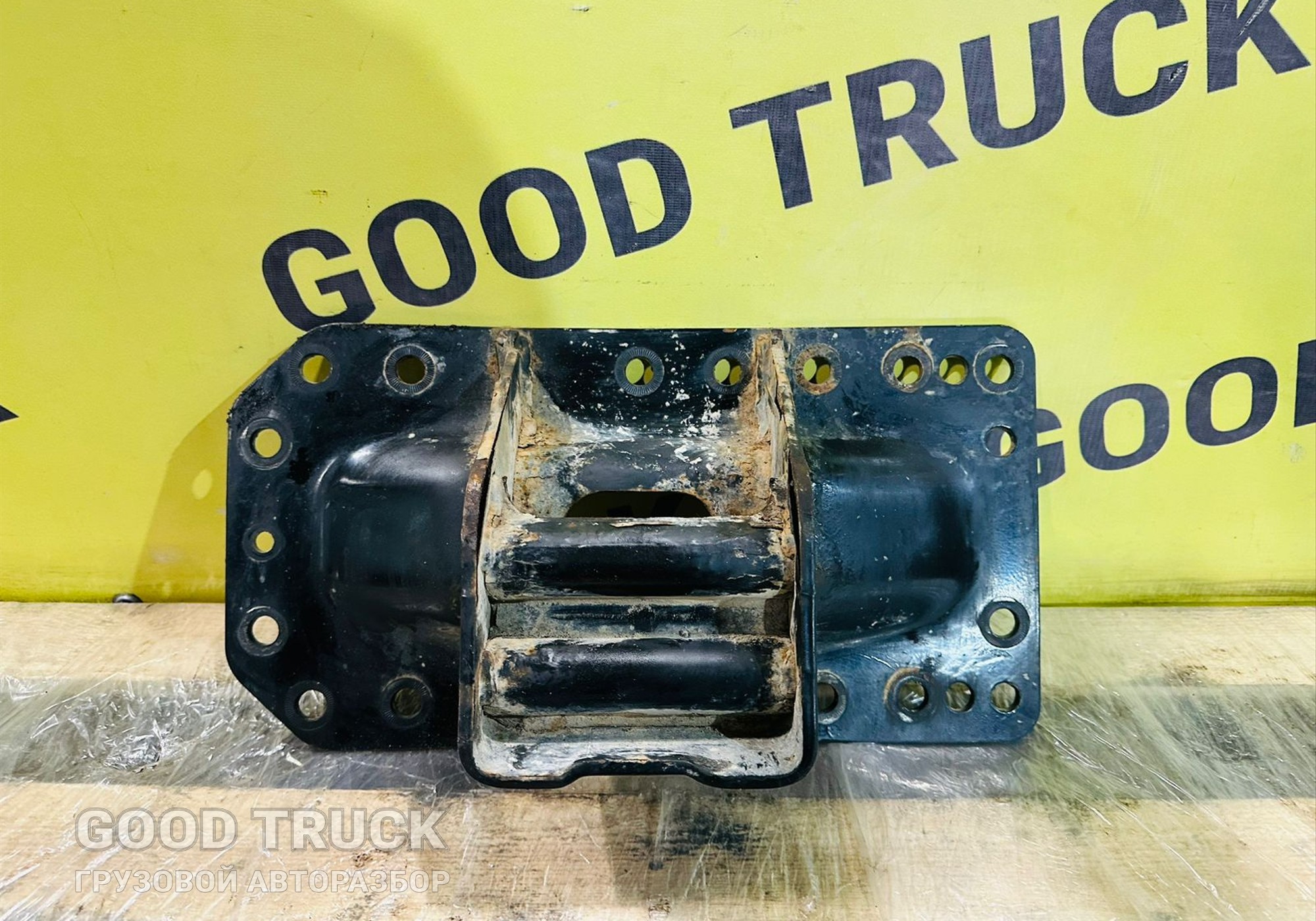 81412055057 Кронштейн траверсы под КПП для Man TGX I (с 2007)