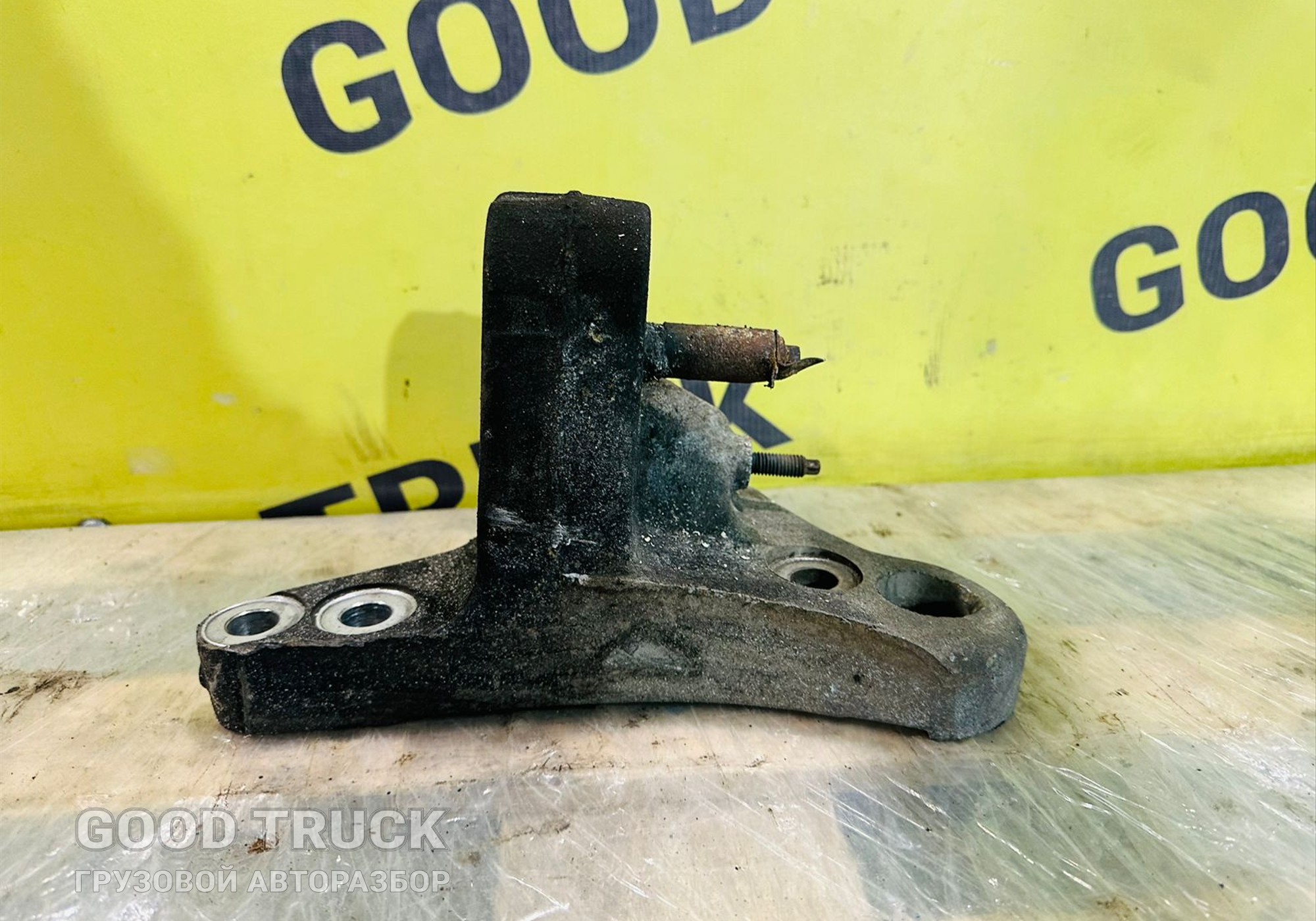 21505102 Кронштейн двигателя задний левый для Volvo FH 4 (с 2012)