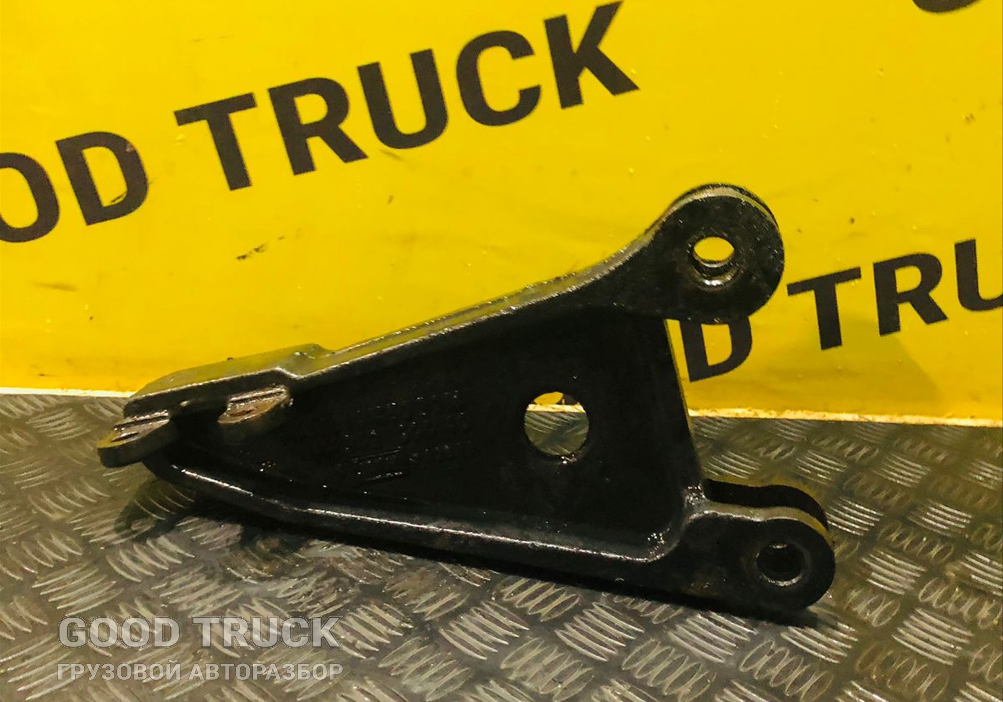 81416503016 Кронштейн усилителя переднего бампера для Man TGX II (с 2012)