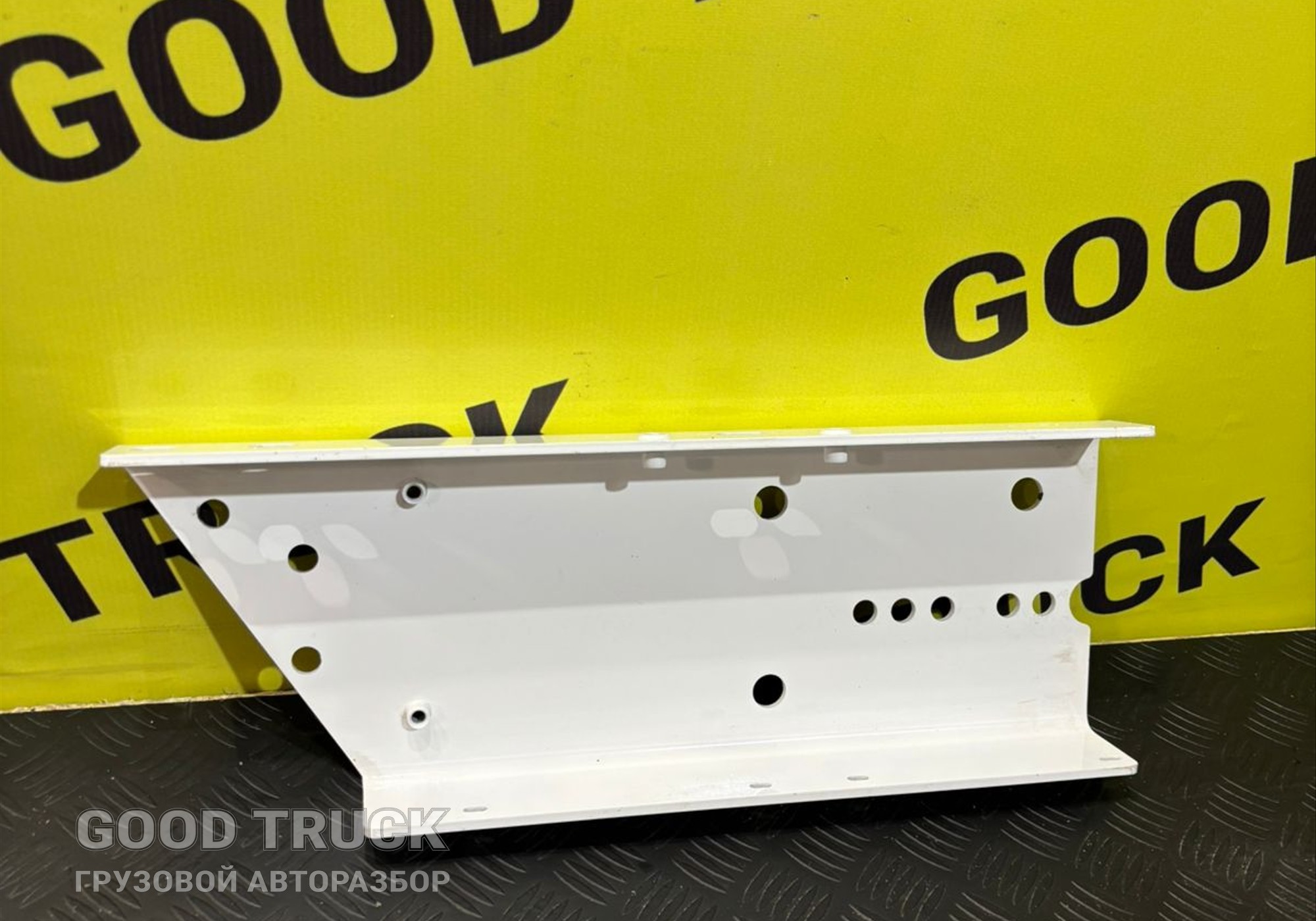 634566 Поперечина крепления боковой защиты ЛЕВЫЙ для Полуприцепы Schmitz