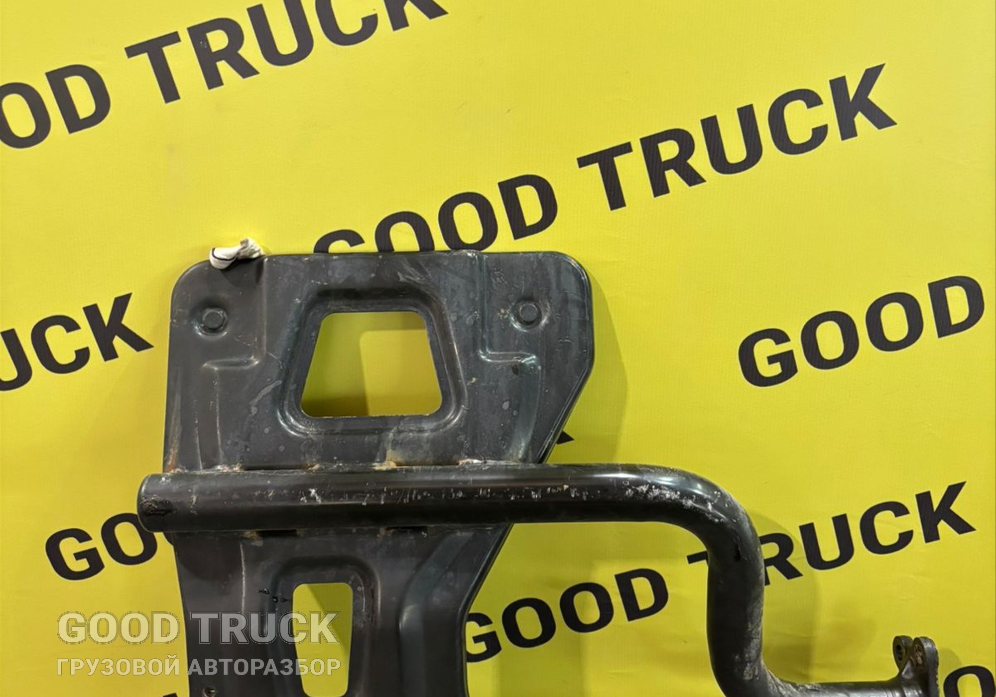 DZ16251231060 Кронштейн крыла левого заднего для Shacman X6000 (с 2020)