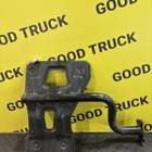 DZ16251231060 Кронштейн крыла левого заднего для Shacman X6000 (с 2020)