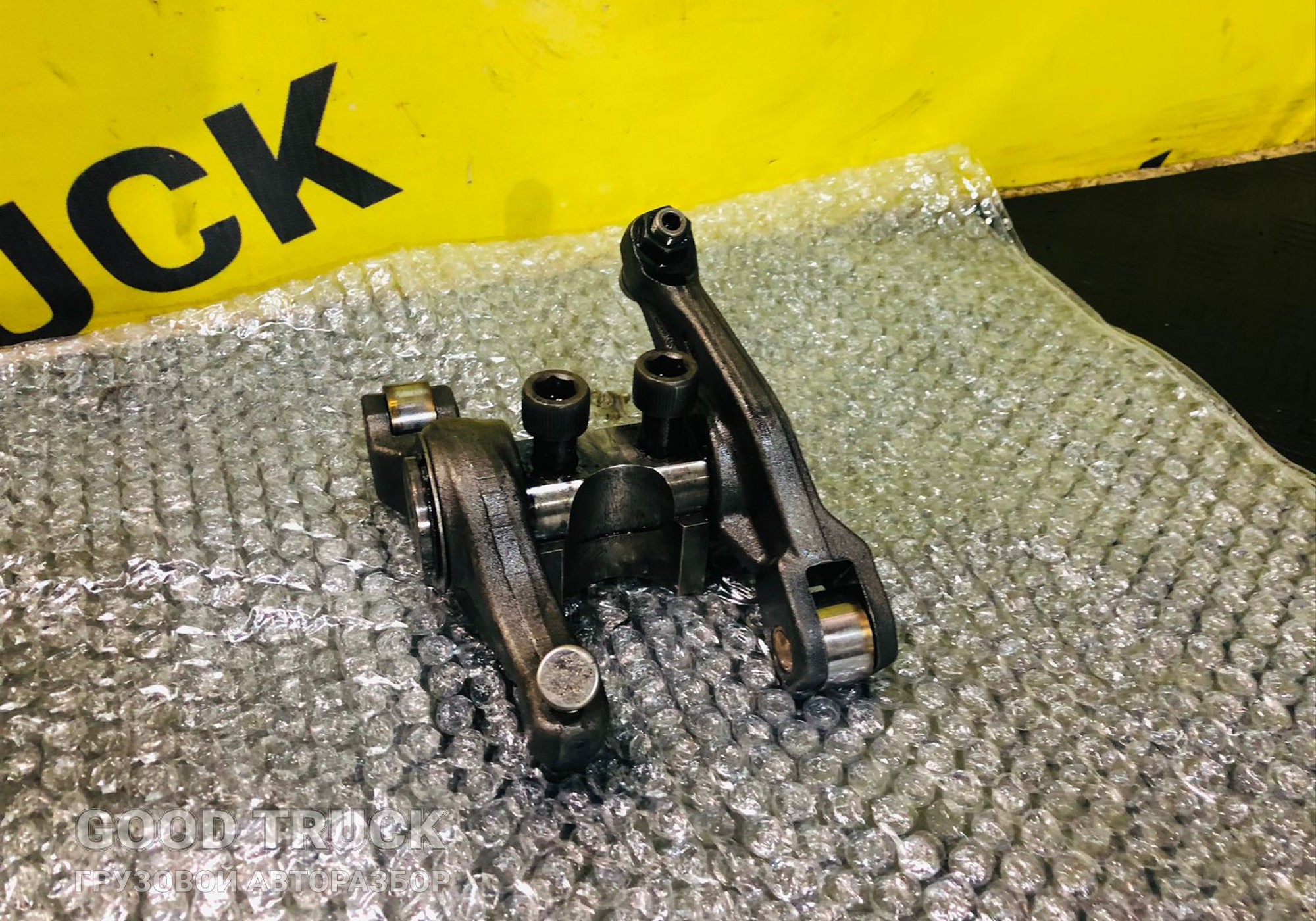 51042006029 Ось рокеров в сборе двигателя D2066 для Man TGS