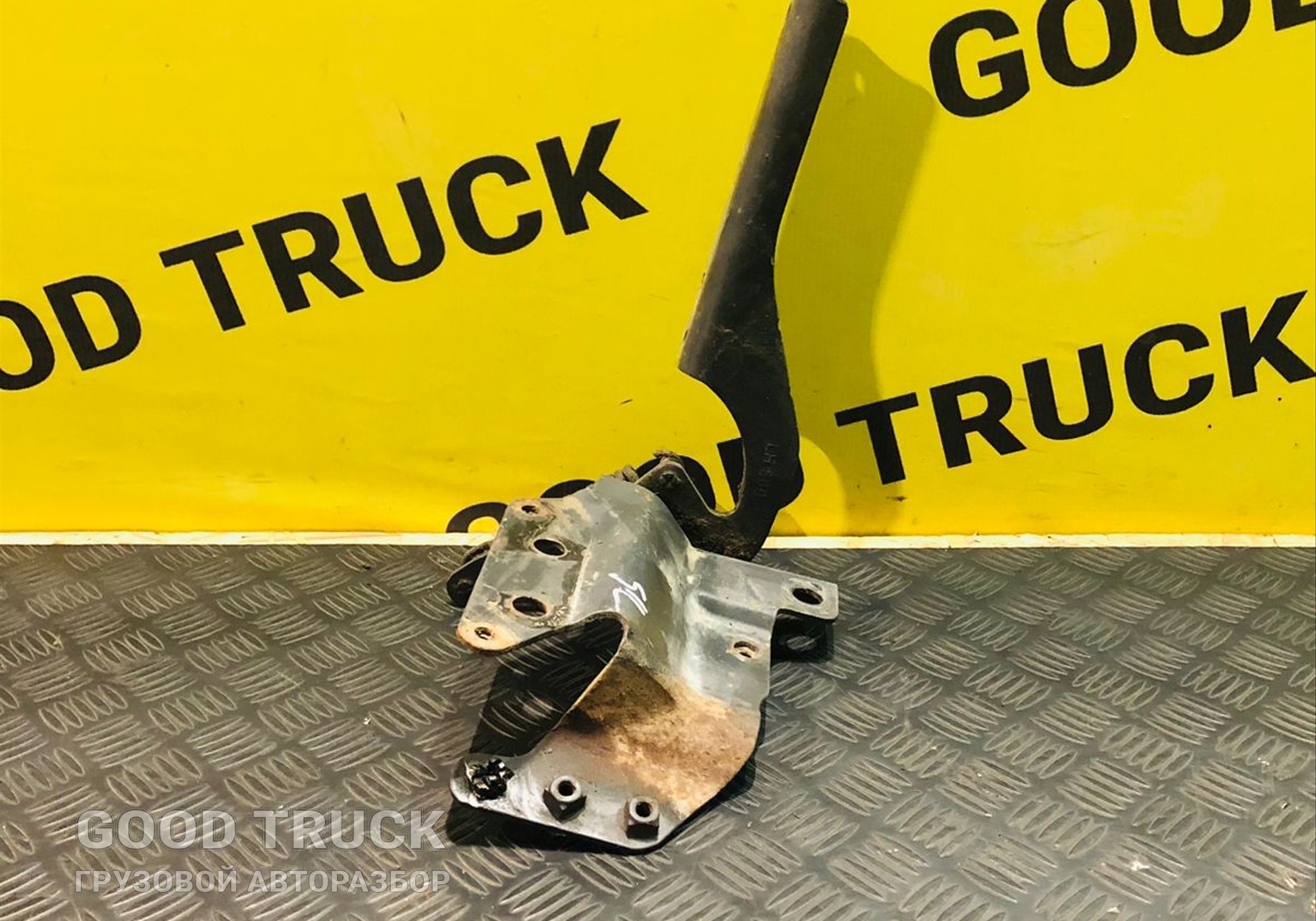 1785546 Петля капота левая Scania 5-series для Scania 5-series R (с 2004 по 2016)