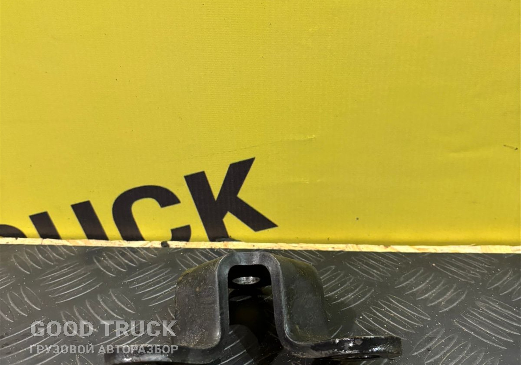 DZ16251870053 Кронштейн для Shacman X6000 (с 2020)