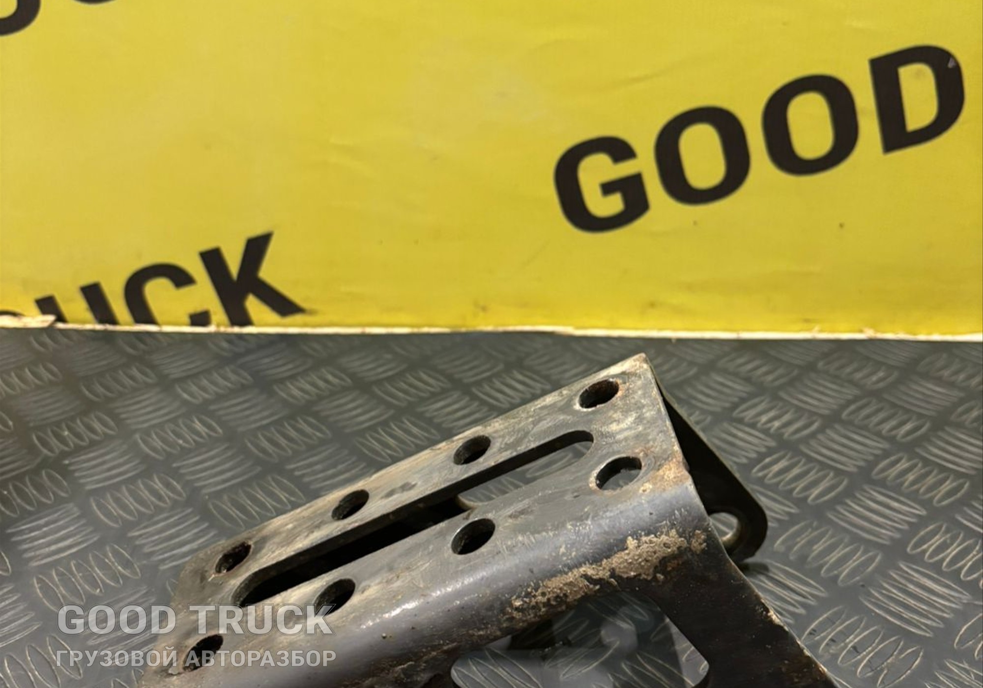 1854534 Кронштейн амортизатора задний правый для Scania 5-series R (с 2004 по 2016)